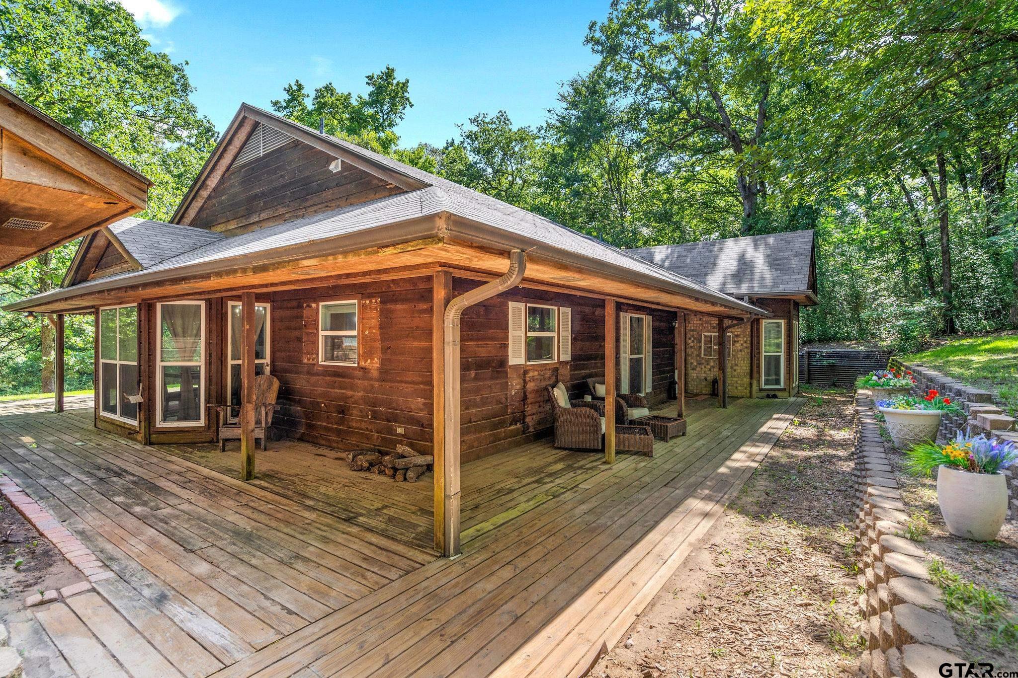 237 Saddleback Ln