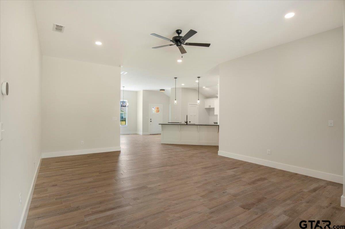 16322 Crossing Circle