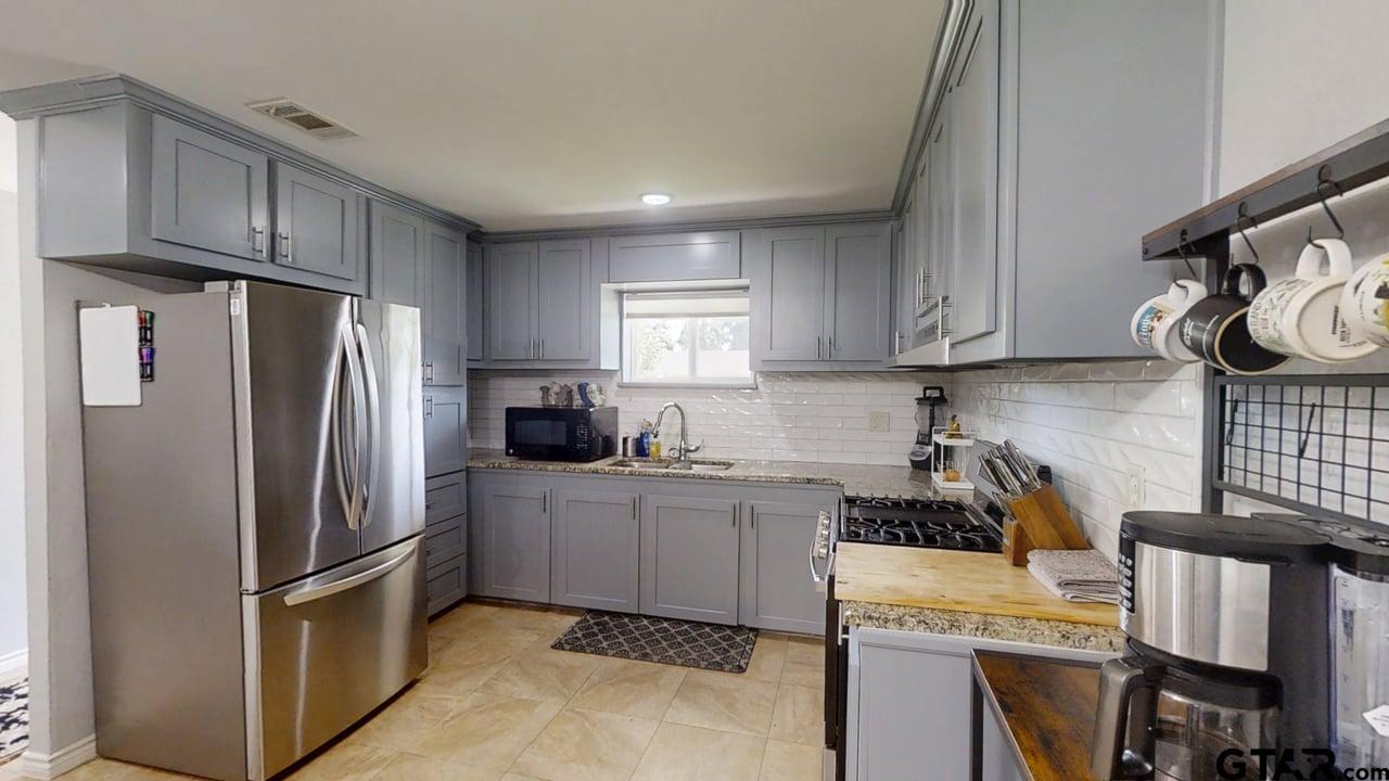 321 N Forest Ave