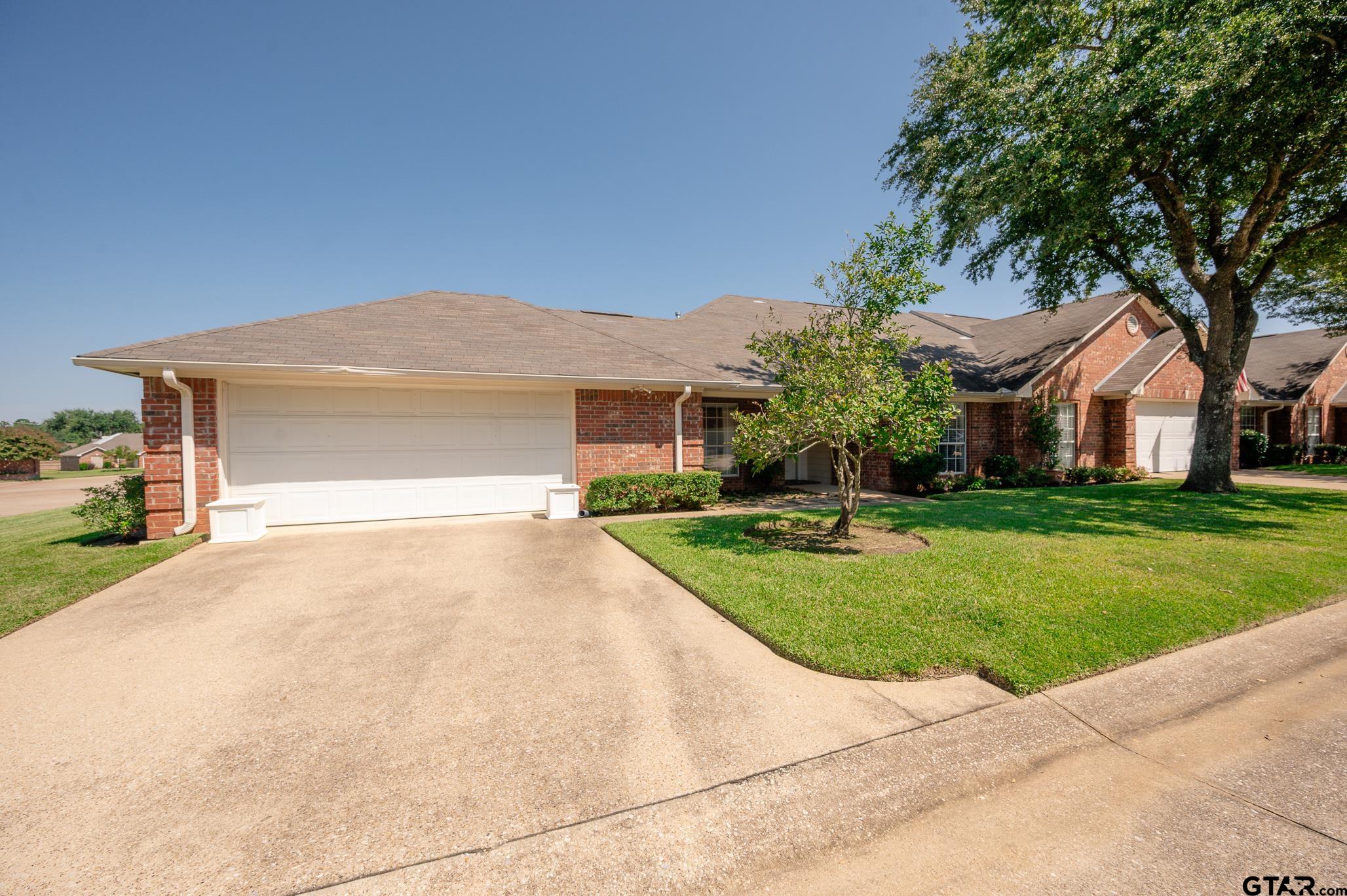 5401 Hollytree Drive, #1301