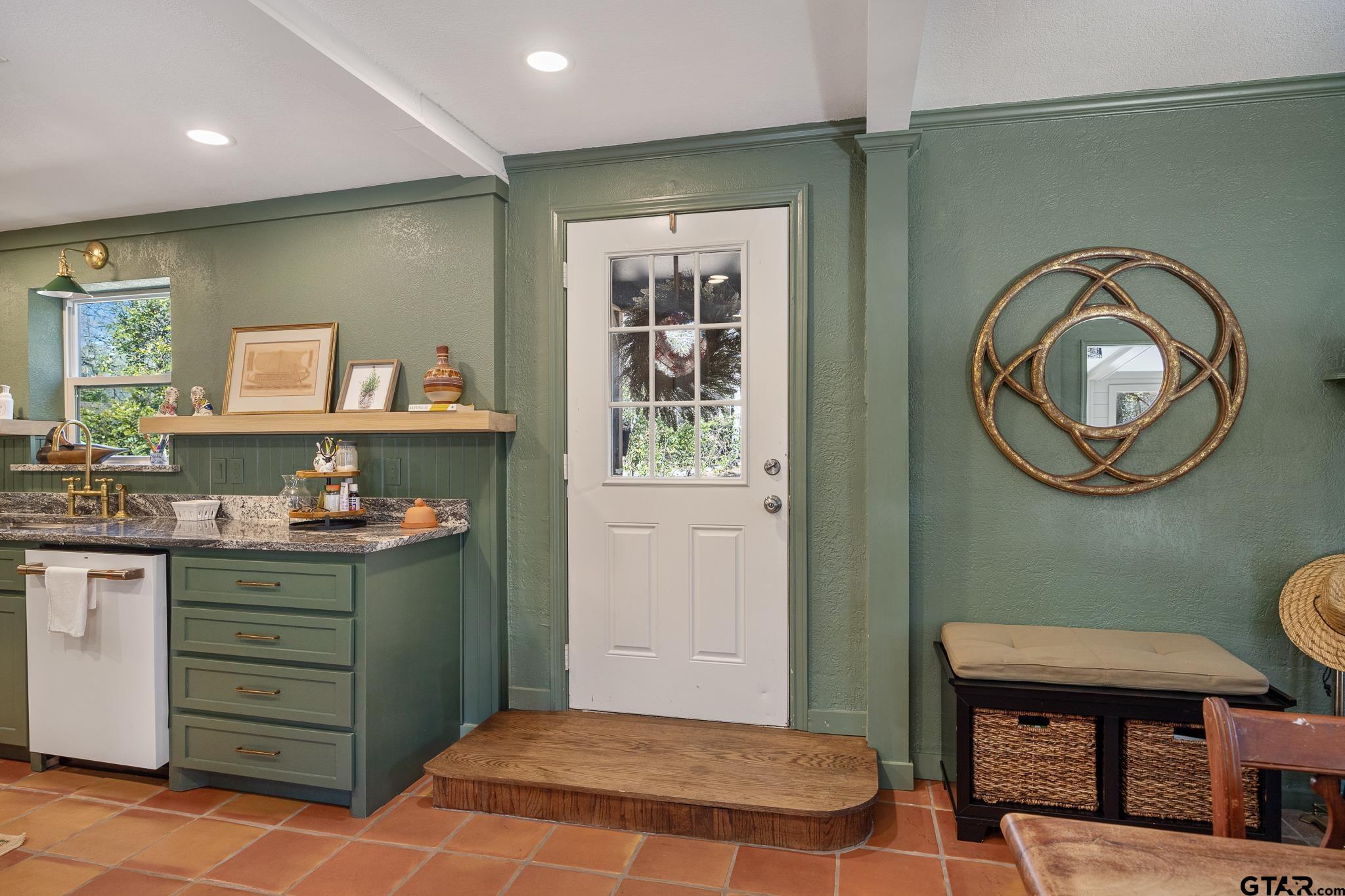 20616 E Grove Club Lake Rd