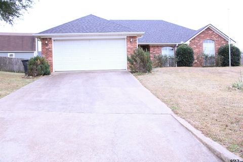 A home in Lindale