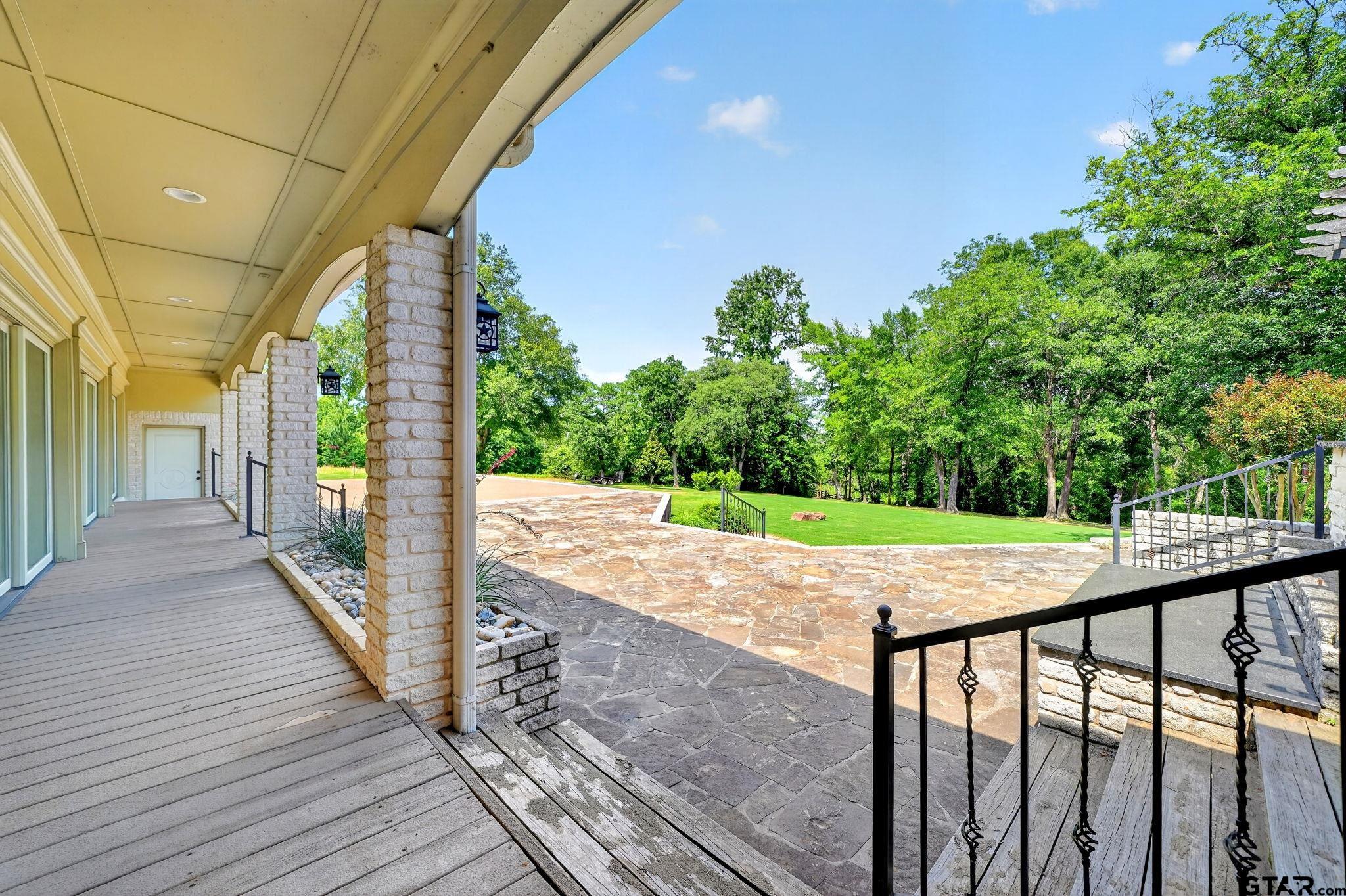 1901 Rose Point