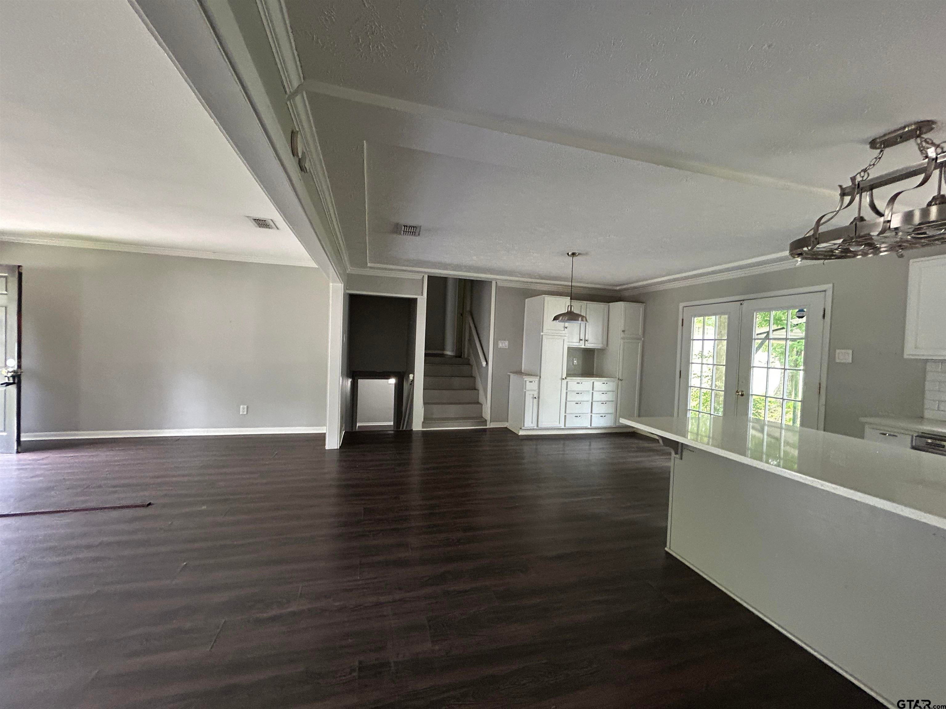 706 INWOOD DR
