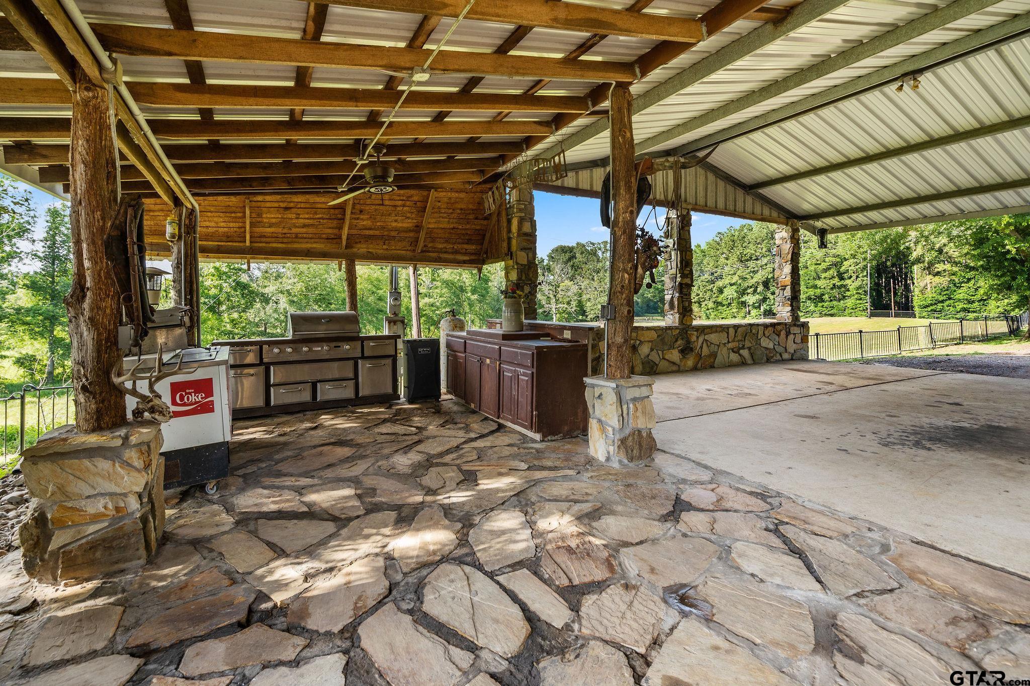2711 N FM 250
