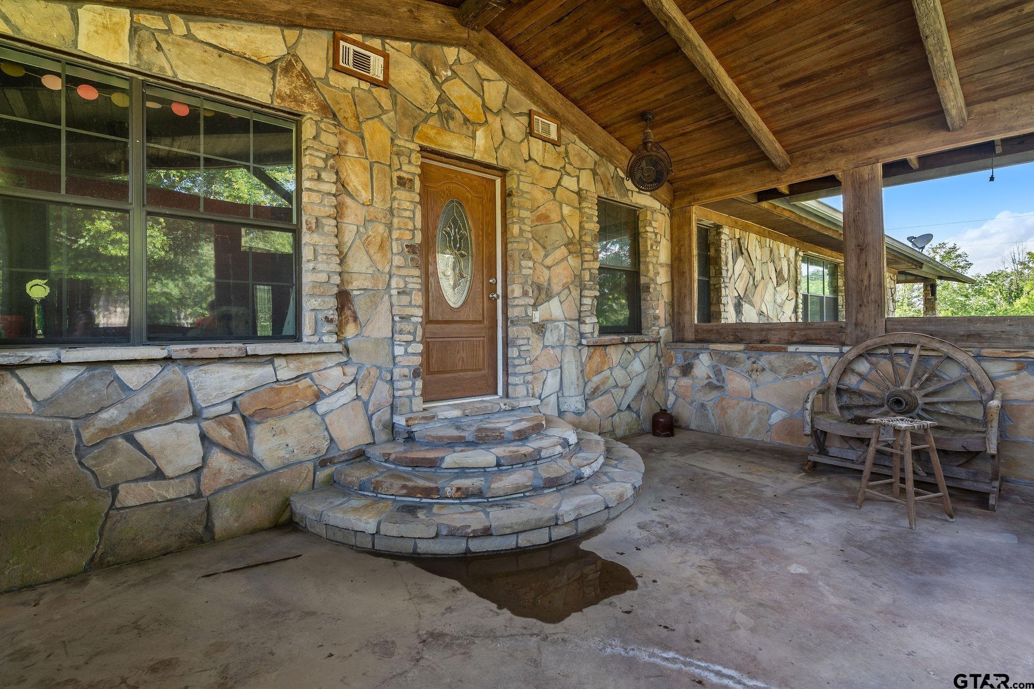2711 N FM 250