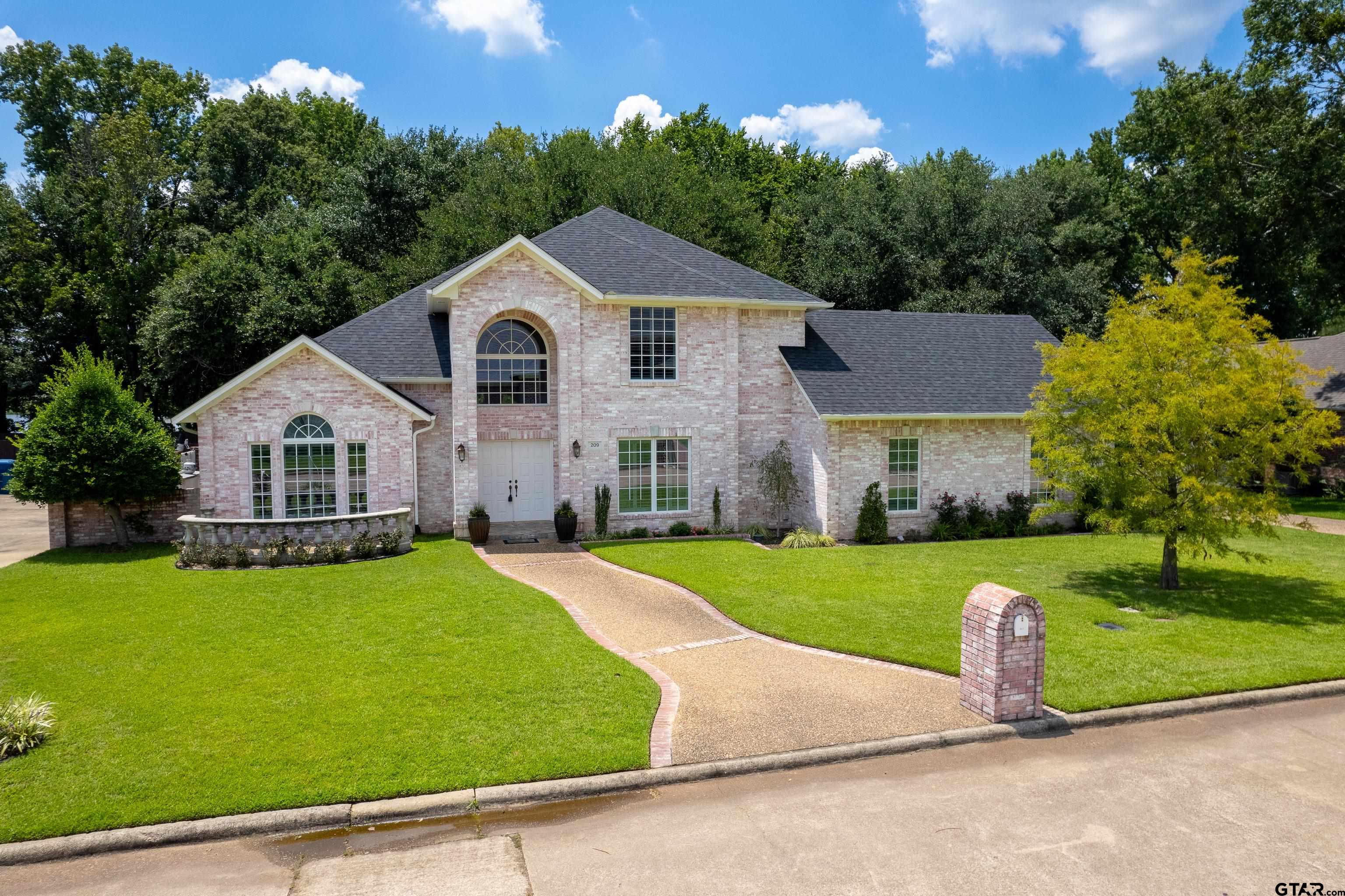 209 Turnberry Cir