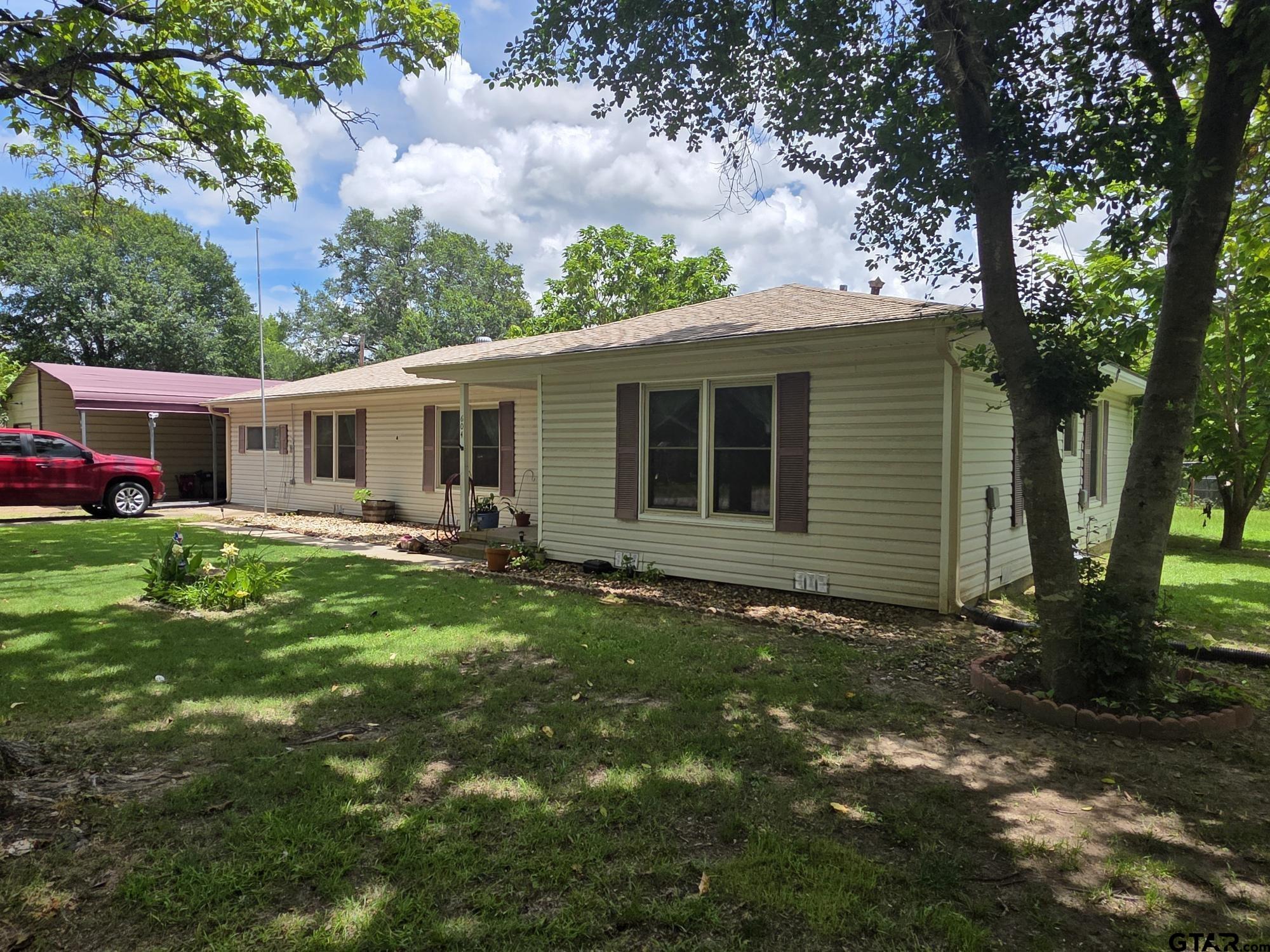 604 Eastside Dr.