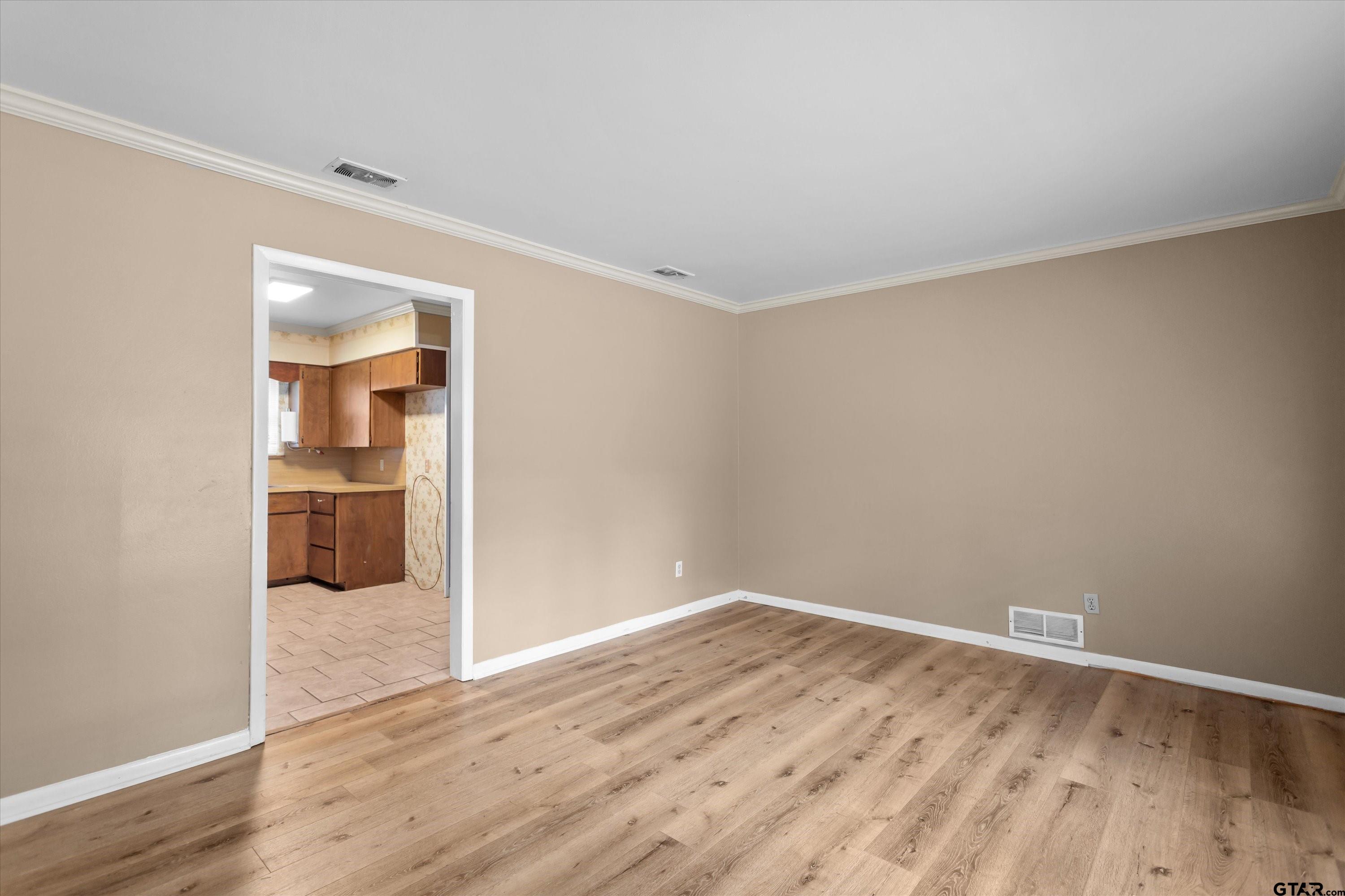 2415 Mimosa Dr.