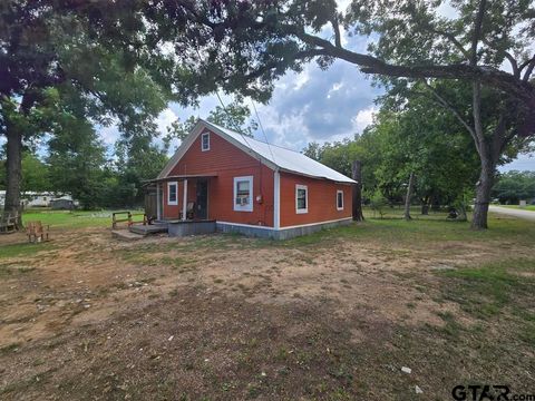 303 Warren Elkhart TX 75839