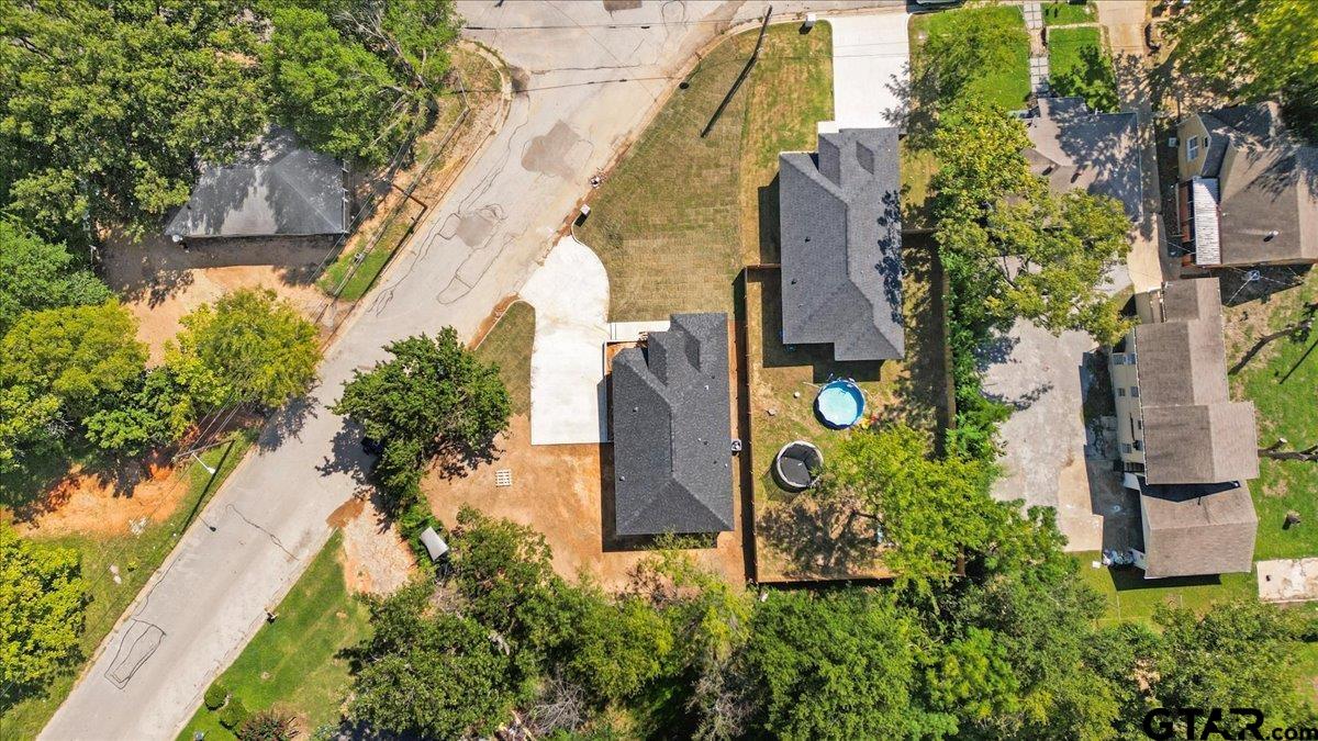 1204 Kennedy Rd