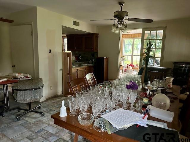 2209 & 2011 E Old Hwy 80