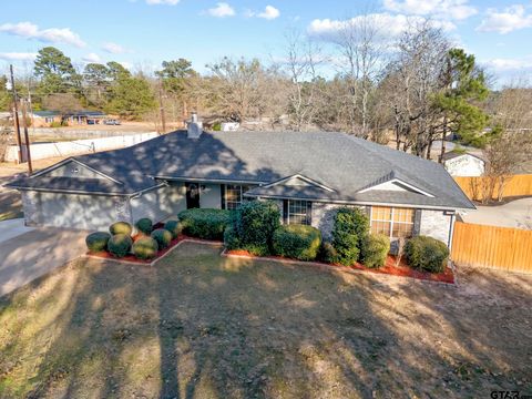 190 DWIGHT Hawkins TX 75765