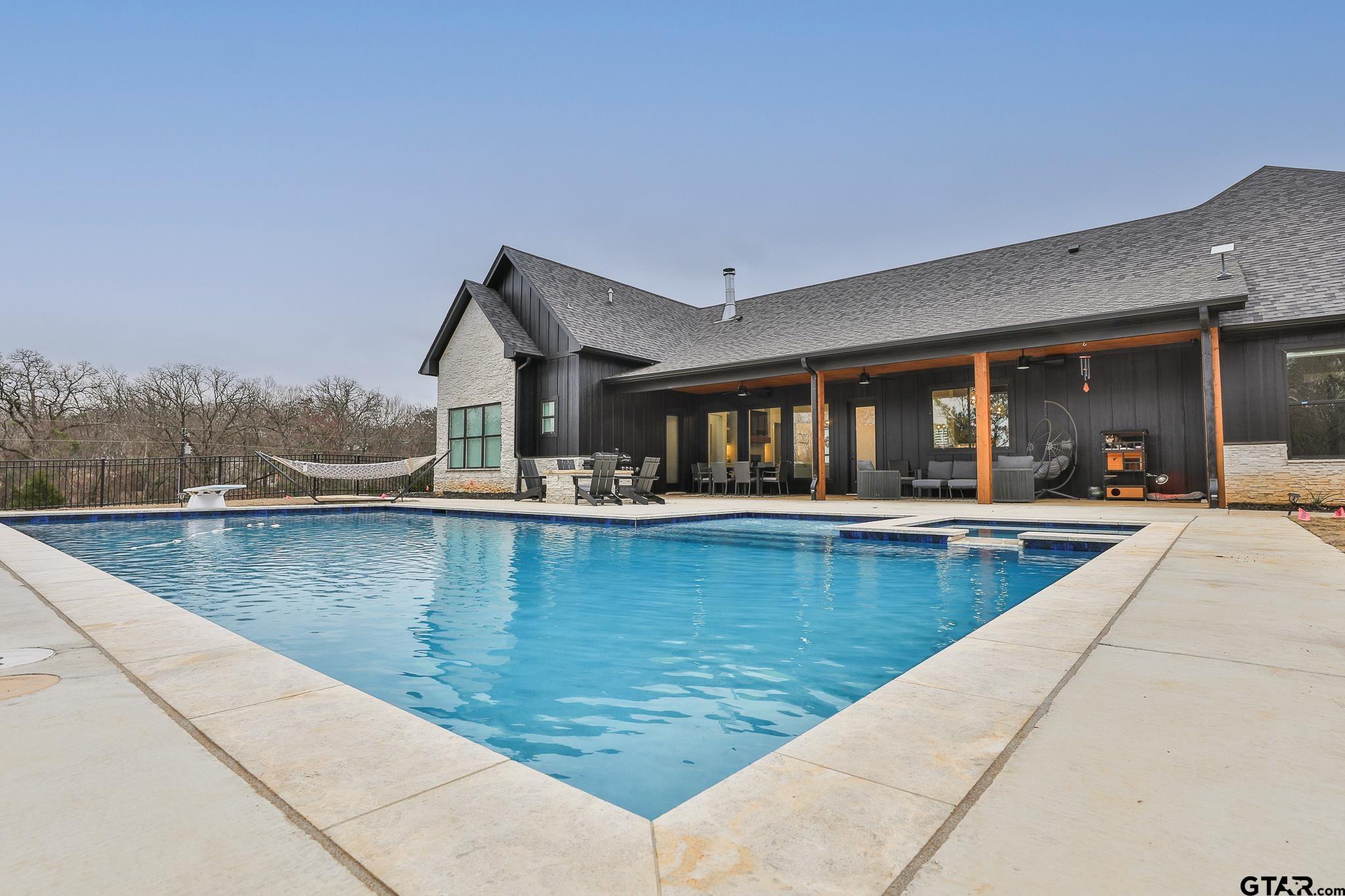 15887 County Road 436