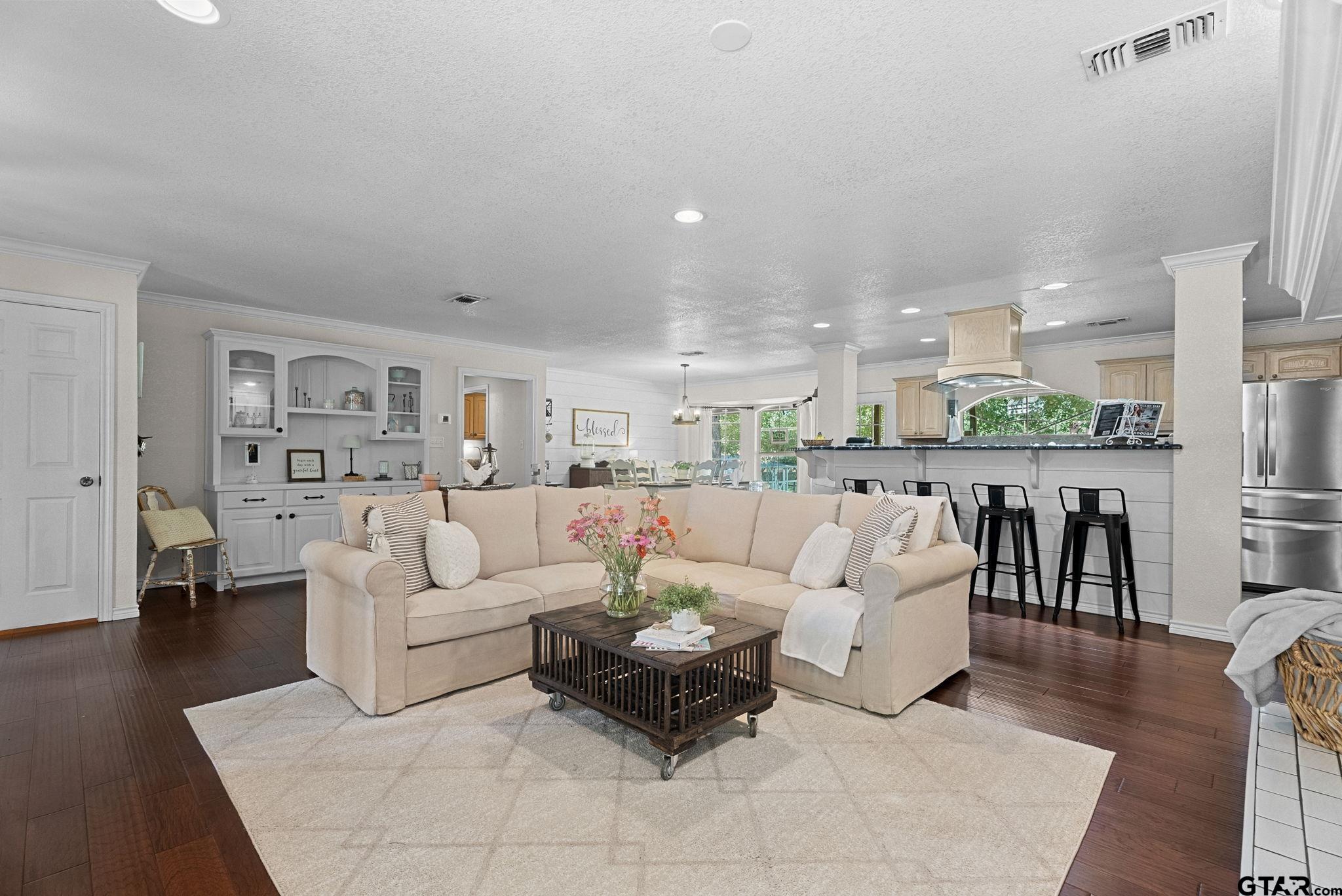 16691 S Lakeview Dr.