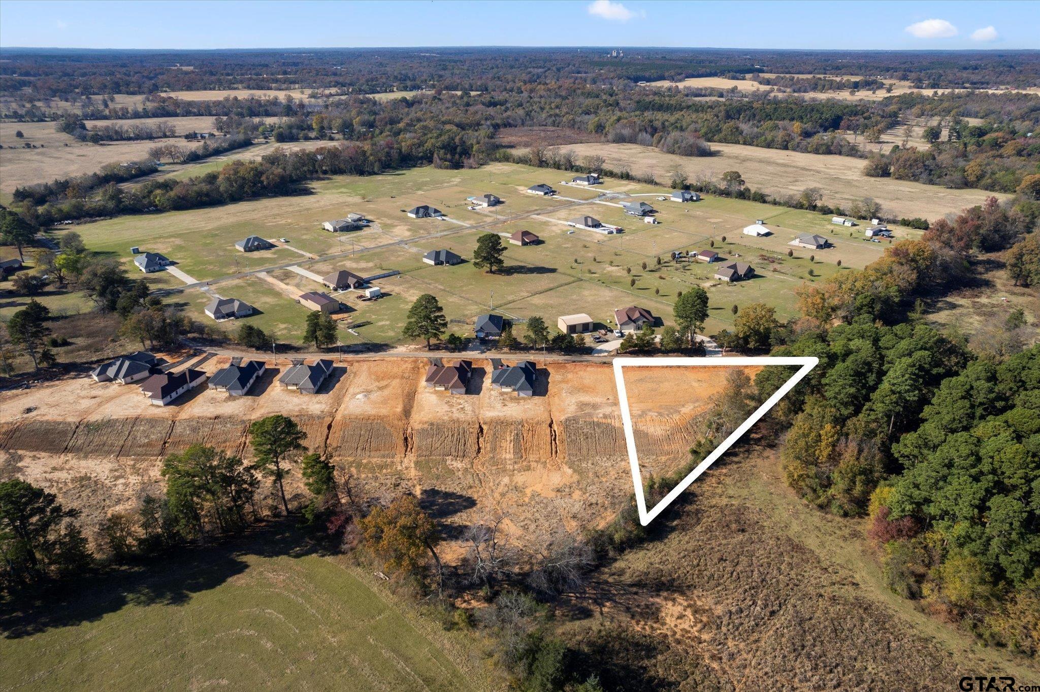 Lot 1 CR 4323