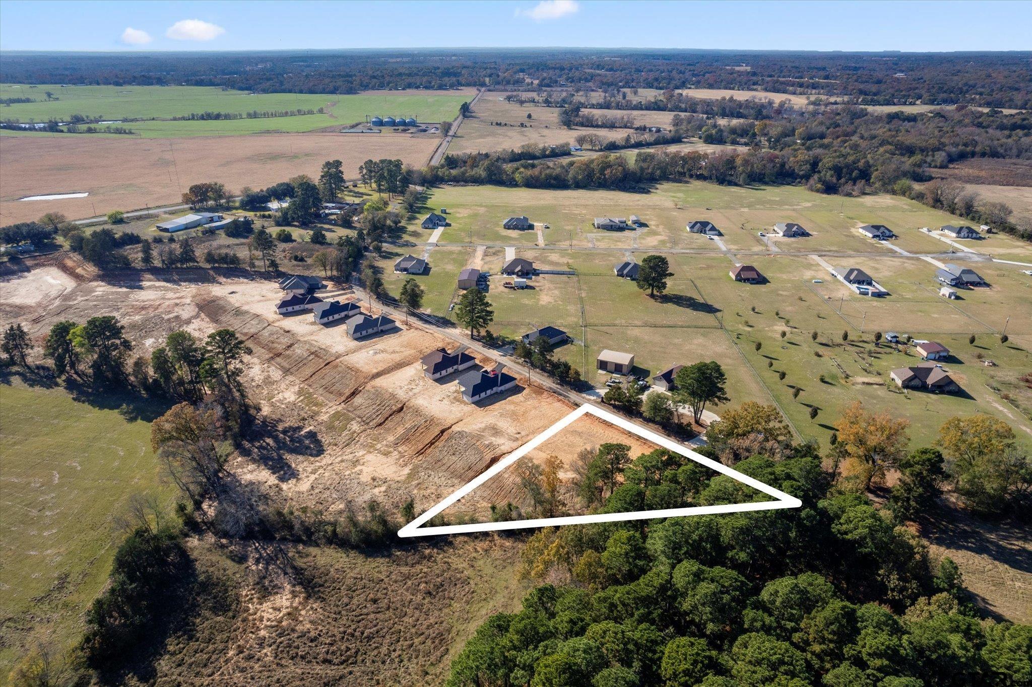 Lot 1 CR 4323