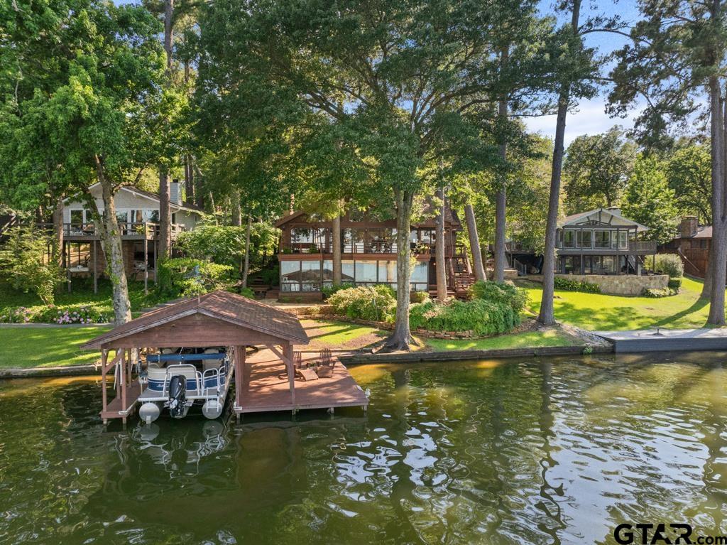 1639 Tanglewood Dr E.