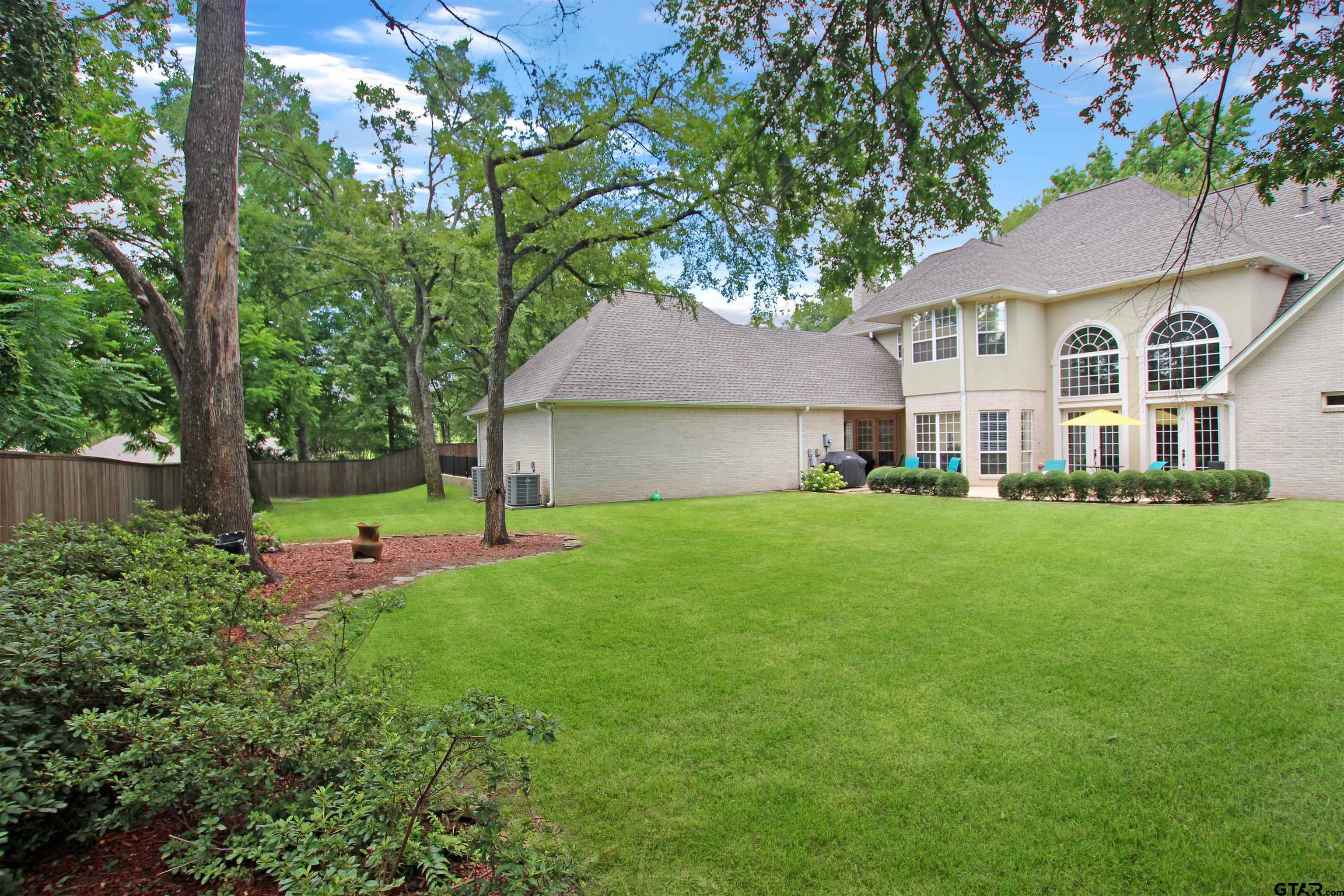 3819 Woods Blvd
