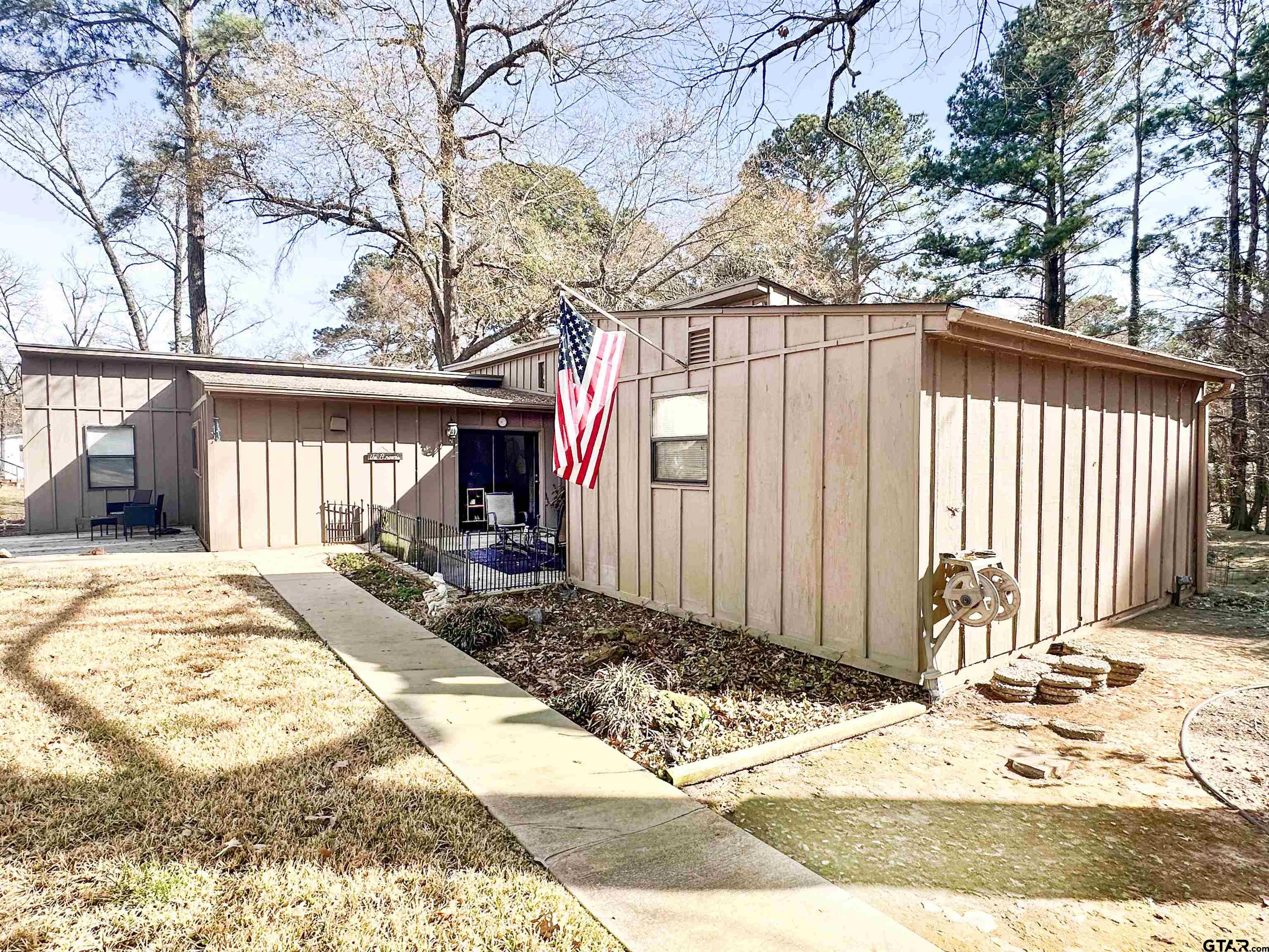 6791 Valley View Dr.