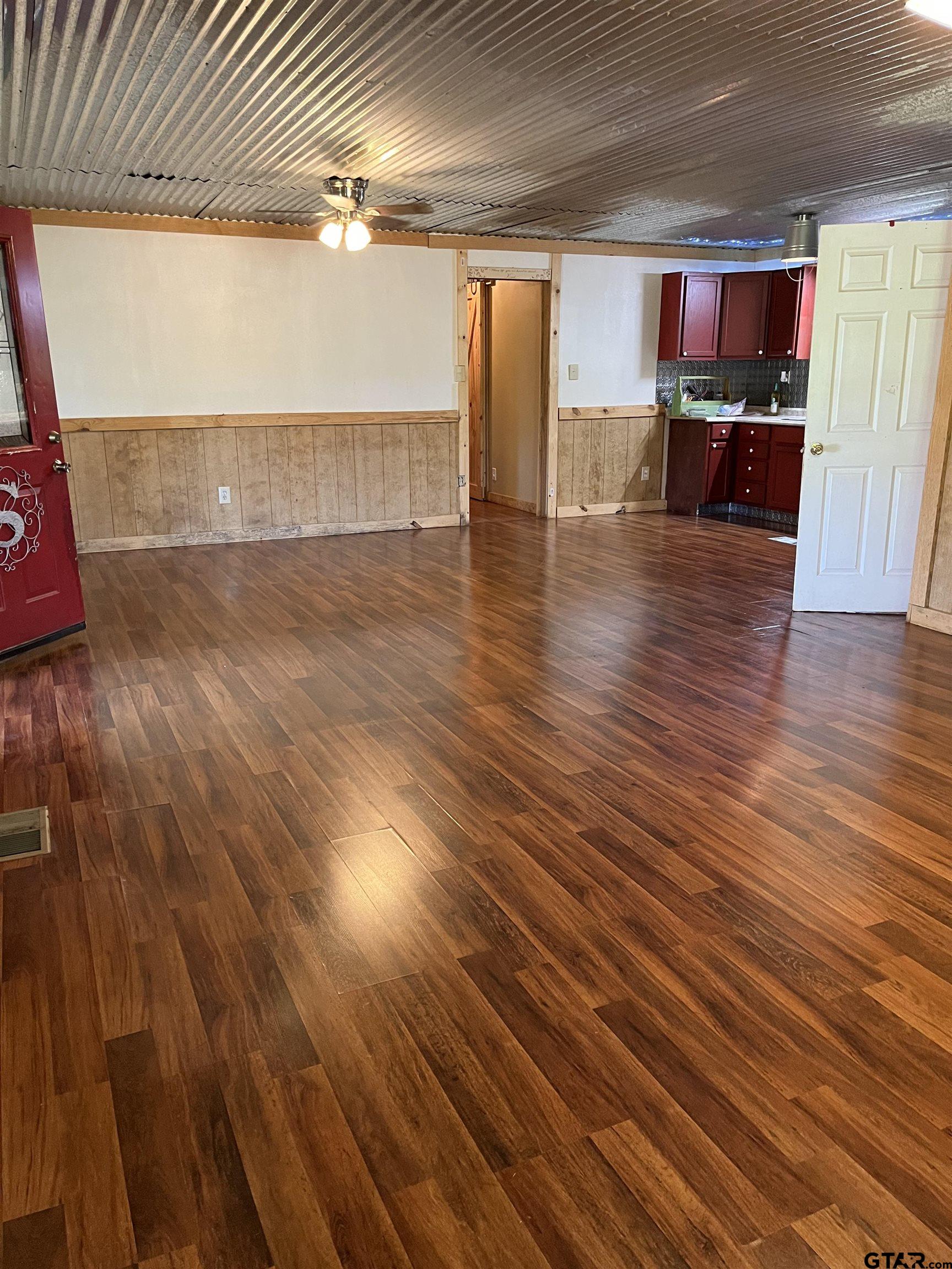302 S Texas Hwy 42