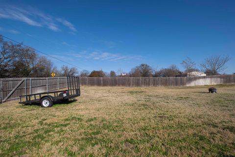 A home in Lindale