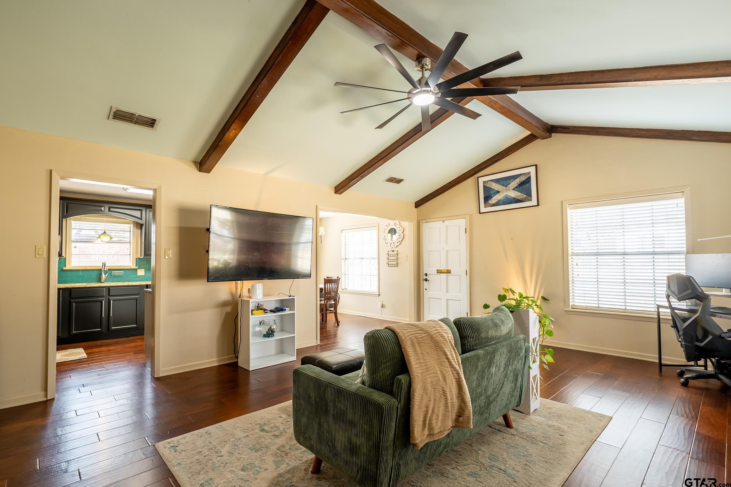 322 N Oleander Street