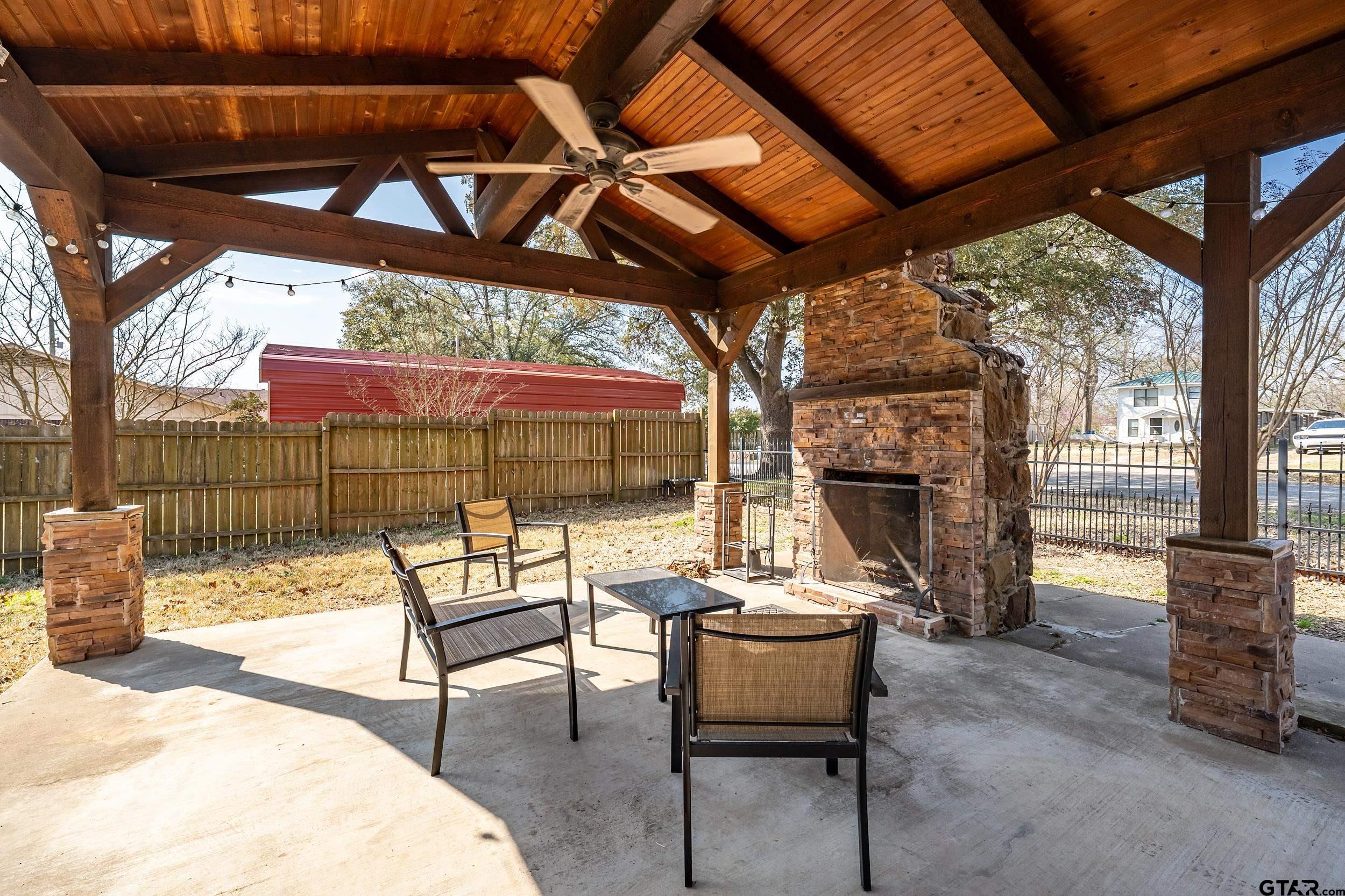 322 N Oleander Street