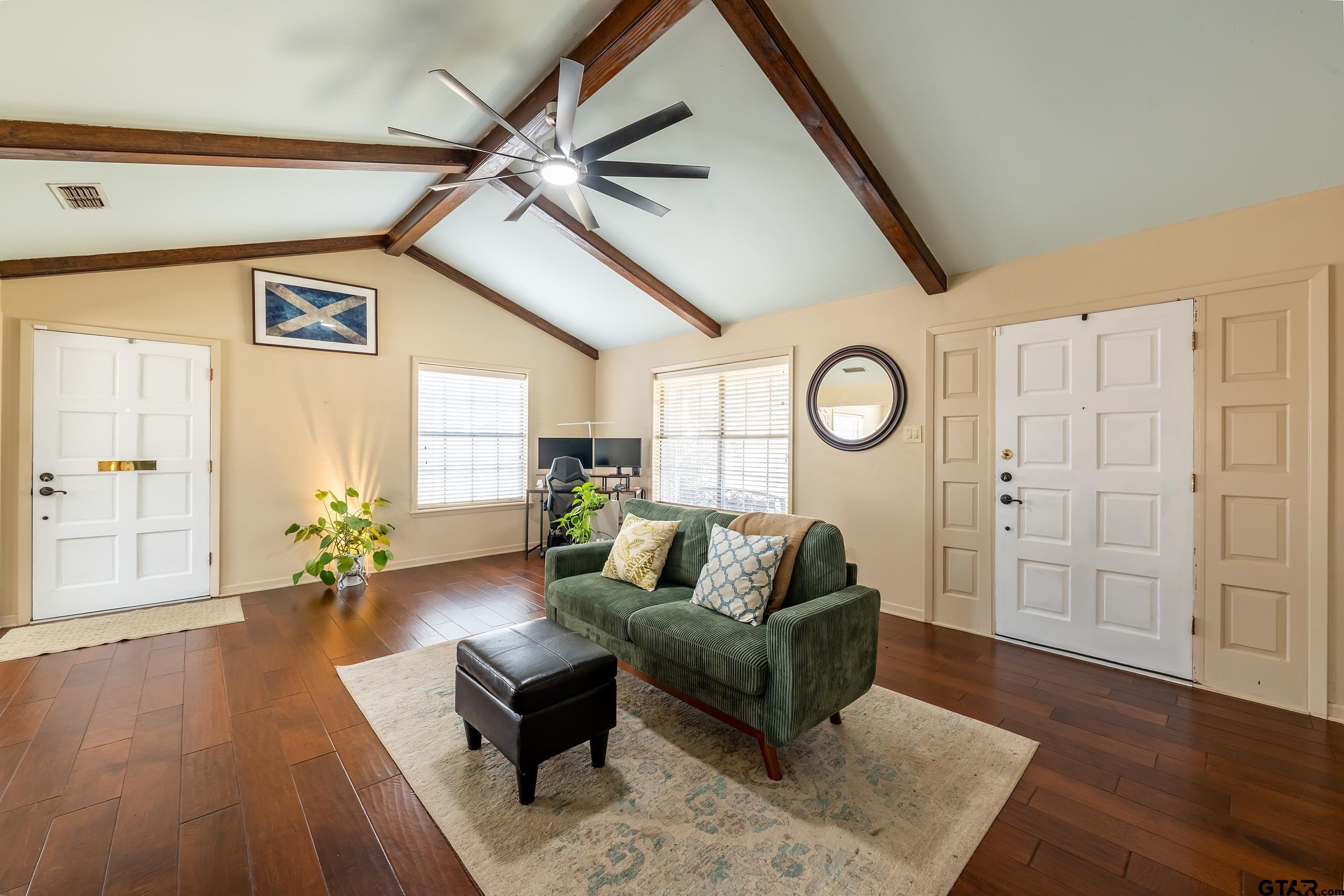 322 N Oleander Street