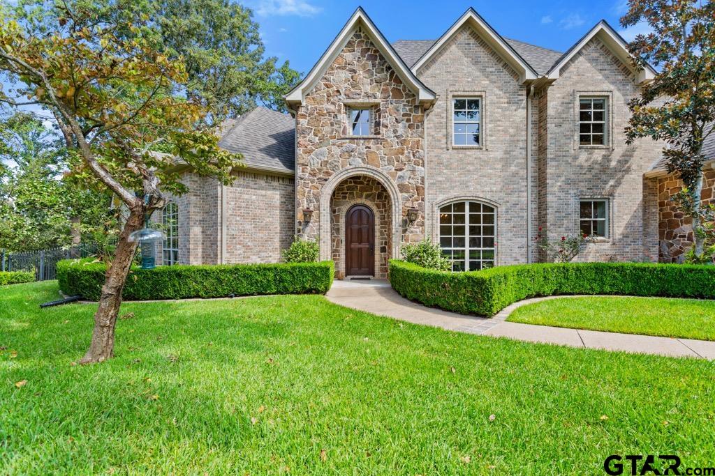 2015 Stonegate Valley Dr.