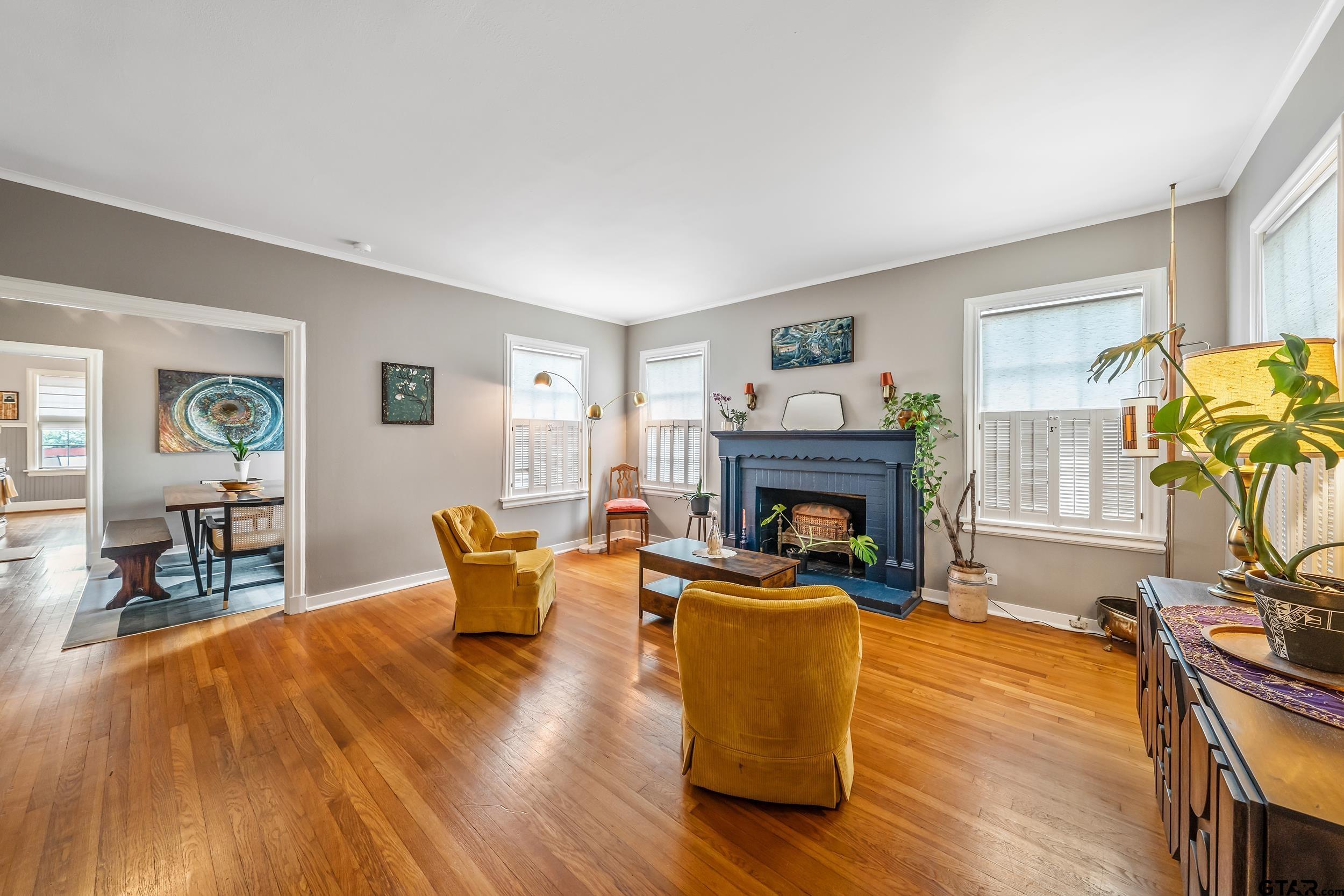 107 Rowland Pl
