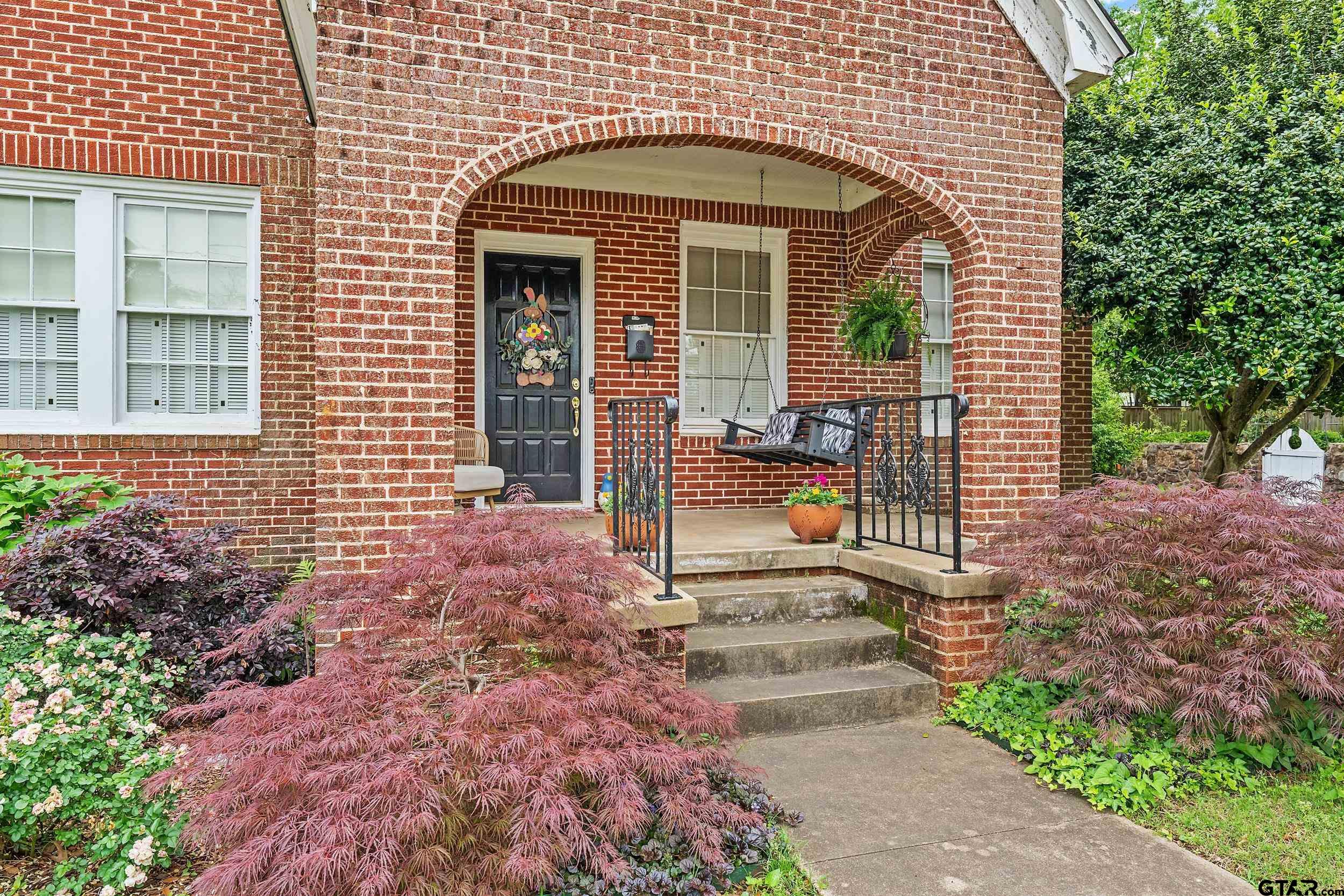 107 Rowland Pl