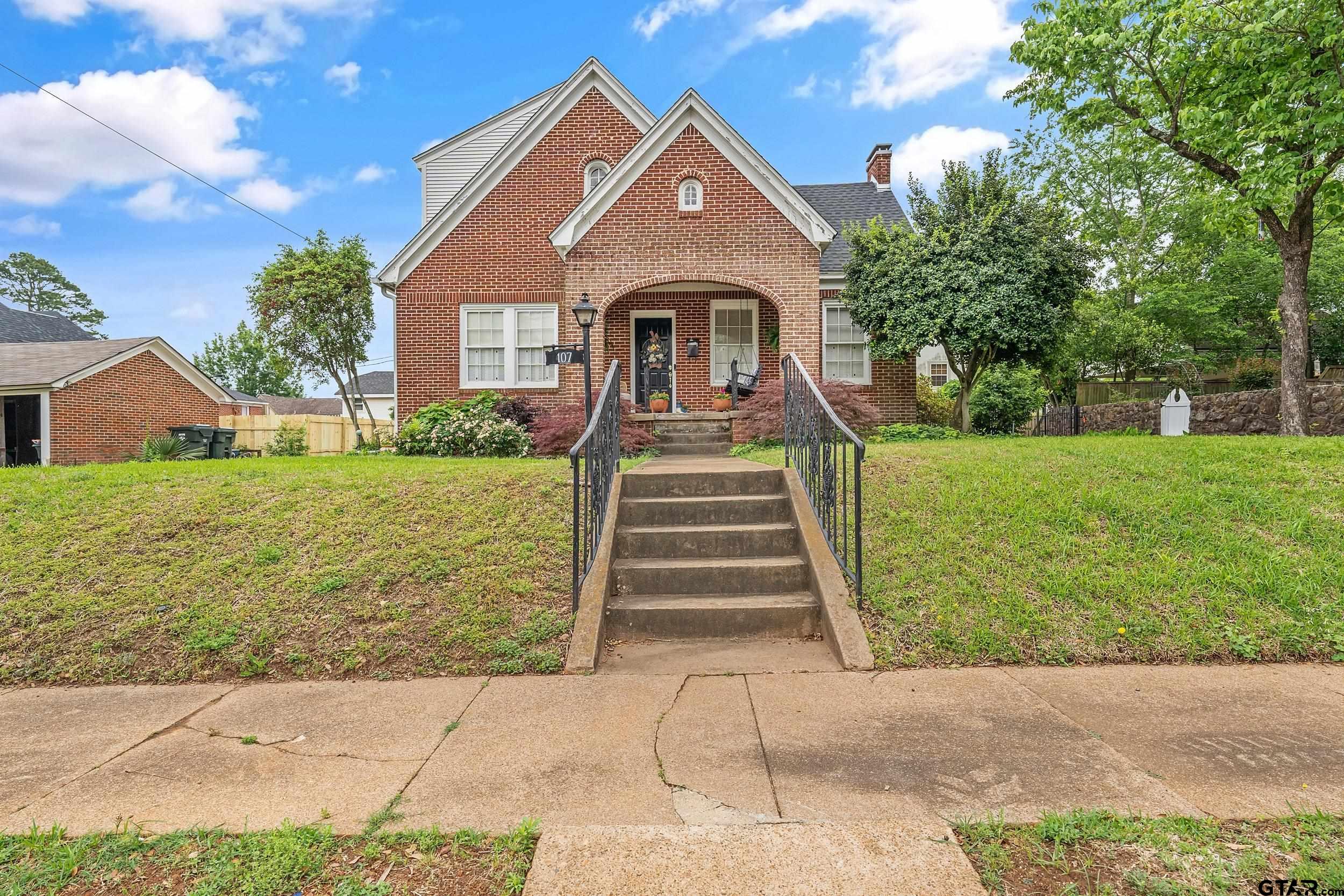 107 Rowland Pl