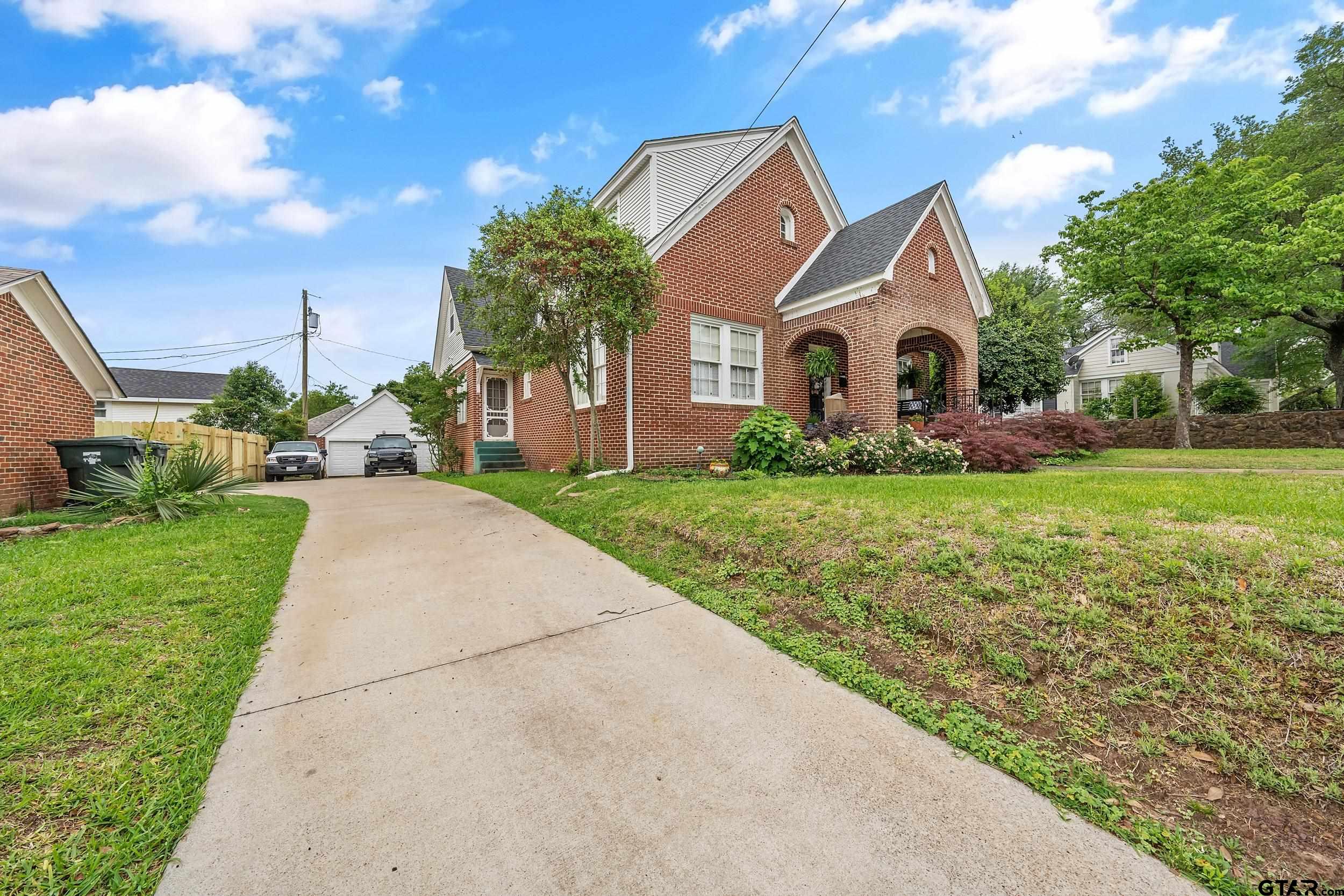 107 Rowland Pl