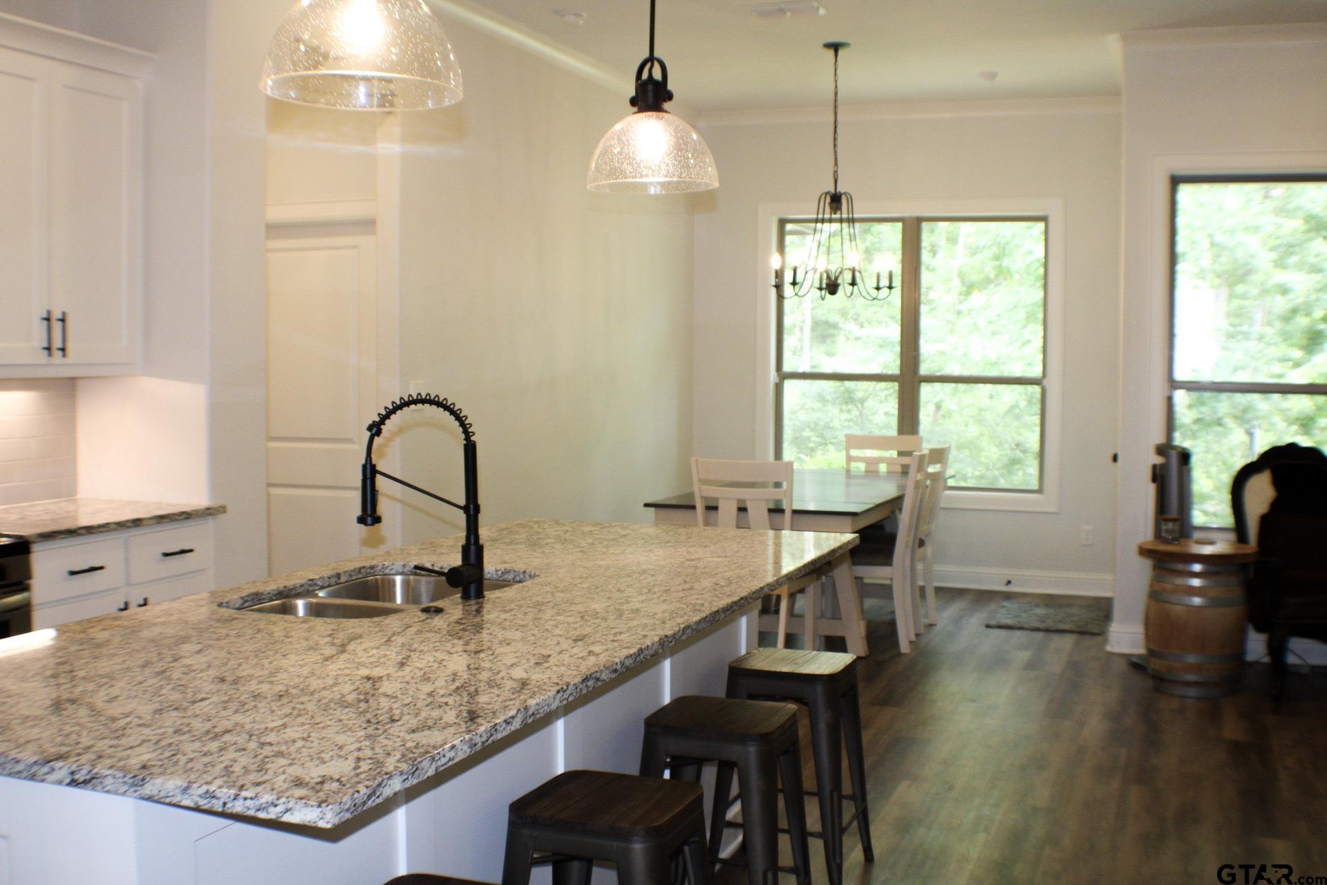 Tyler, Texas 75703, United States, 4 Bedrooms Bedrooms, ,3 BathroomsBathrooms,Residential,Pending,50014