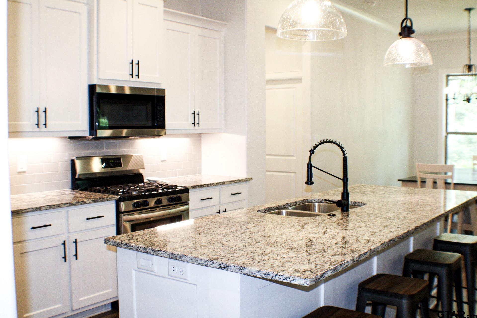 Tyler, Texas 75703, United States, 4 Bedrooms Bedrooms, ,3 BathroomsBathrooms,Residential,Pending,50014