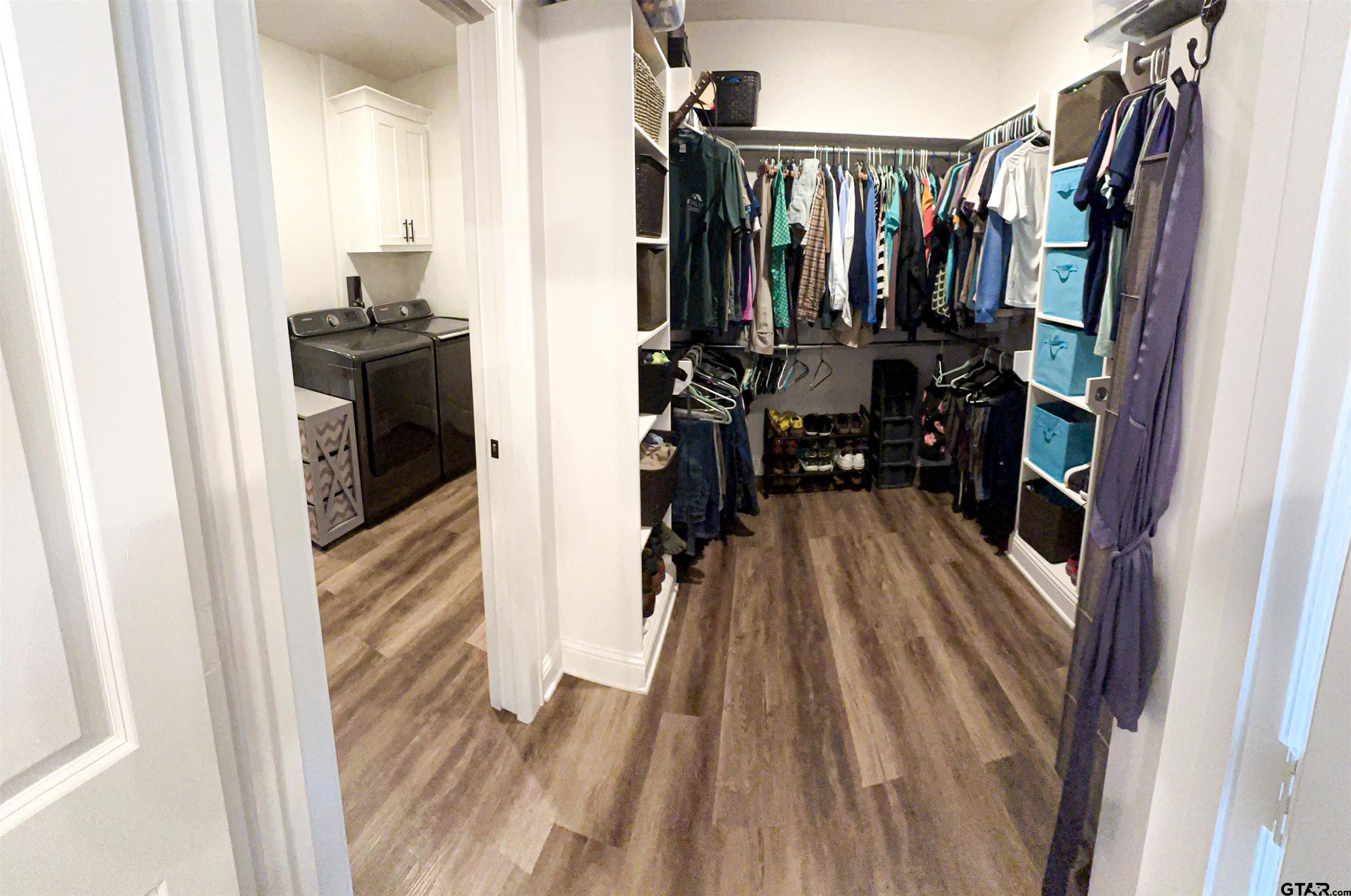 Tyler, Texas 75703, United States, 4 Bedrooms Bedrooms, ,3 BathroomsBathrooms,Residential,Pending,50014