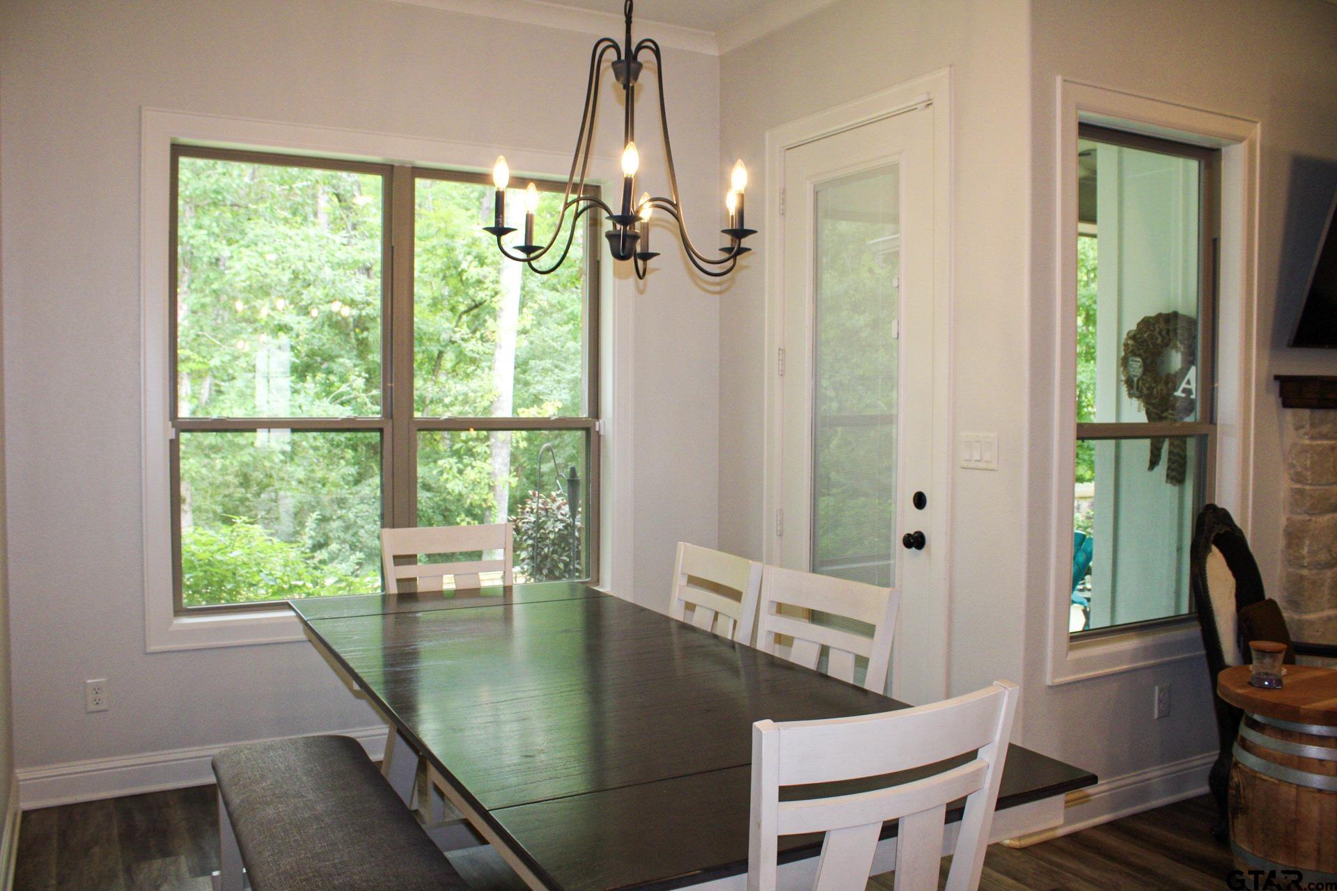 Tyler, Texas 75703, United States, 4 Bedrooms Bedrooms, ,3 BathroomsBathrooms,Residential,Pending,50014