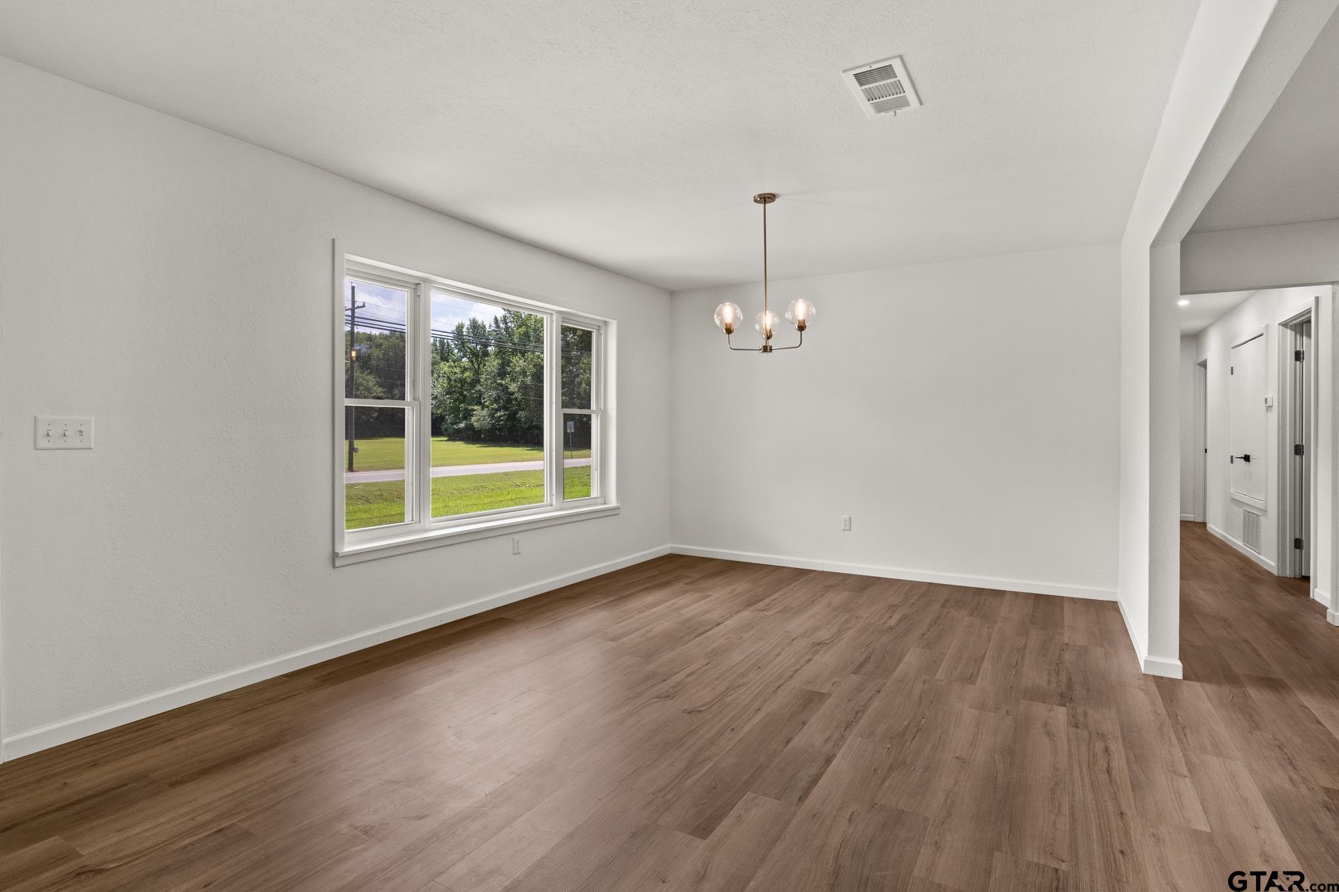 800 Holbrook