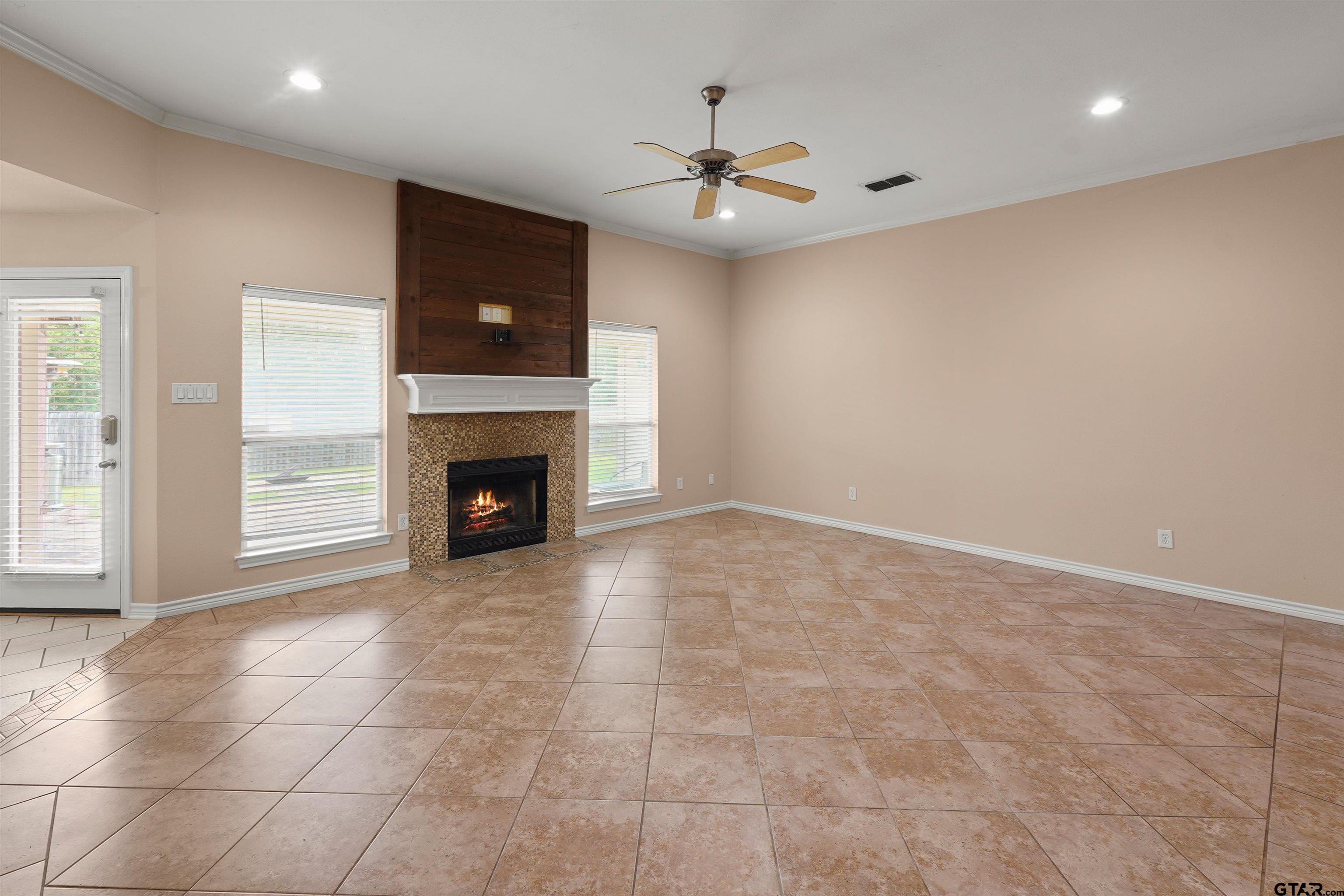 411 Amanda Ct