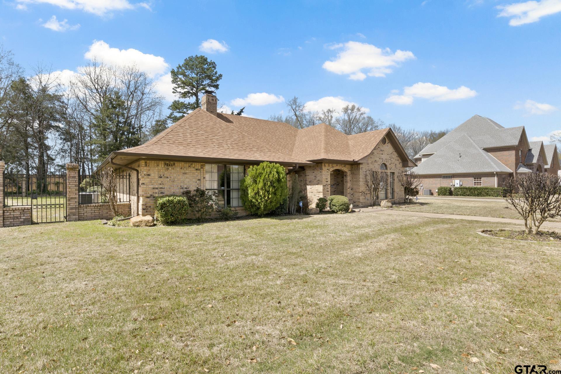 205 Turnberry Circle