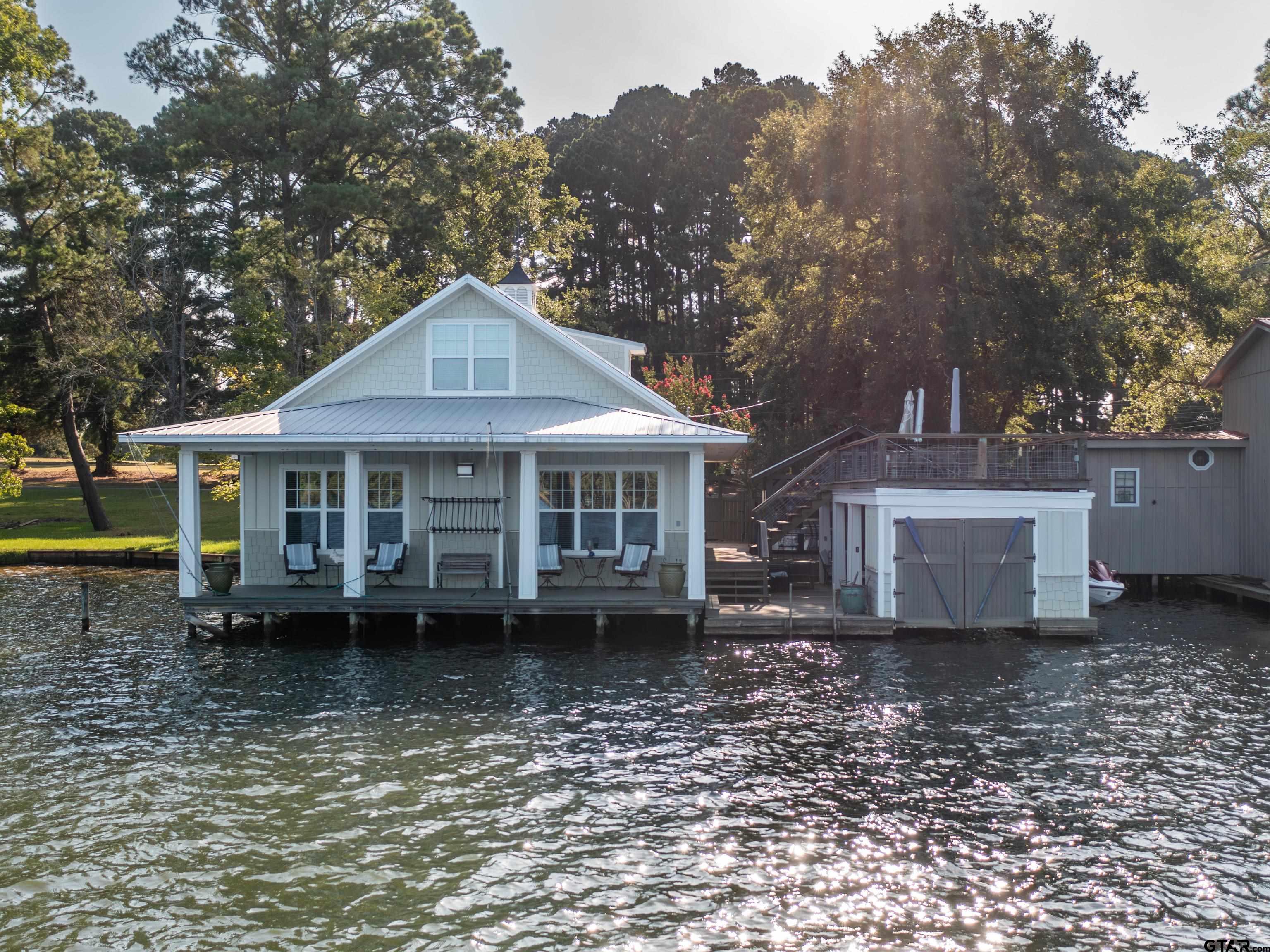 2519 Lakeshore Dr