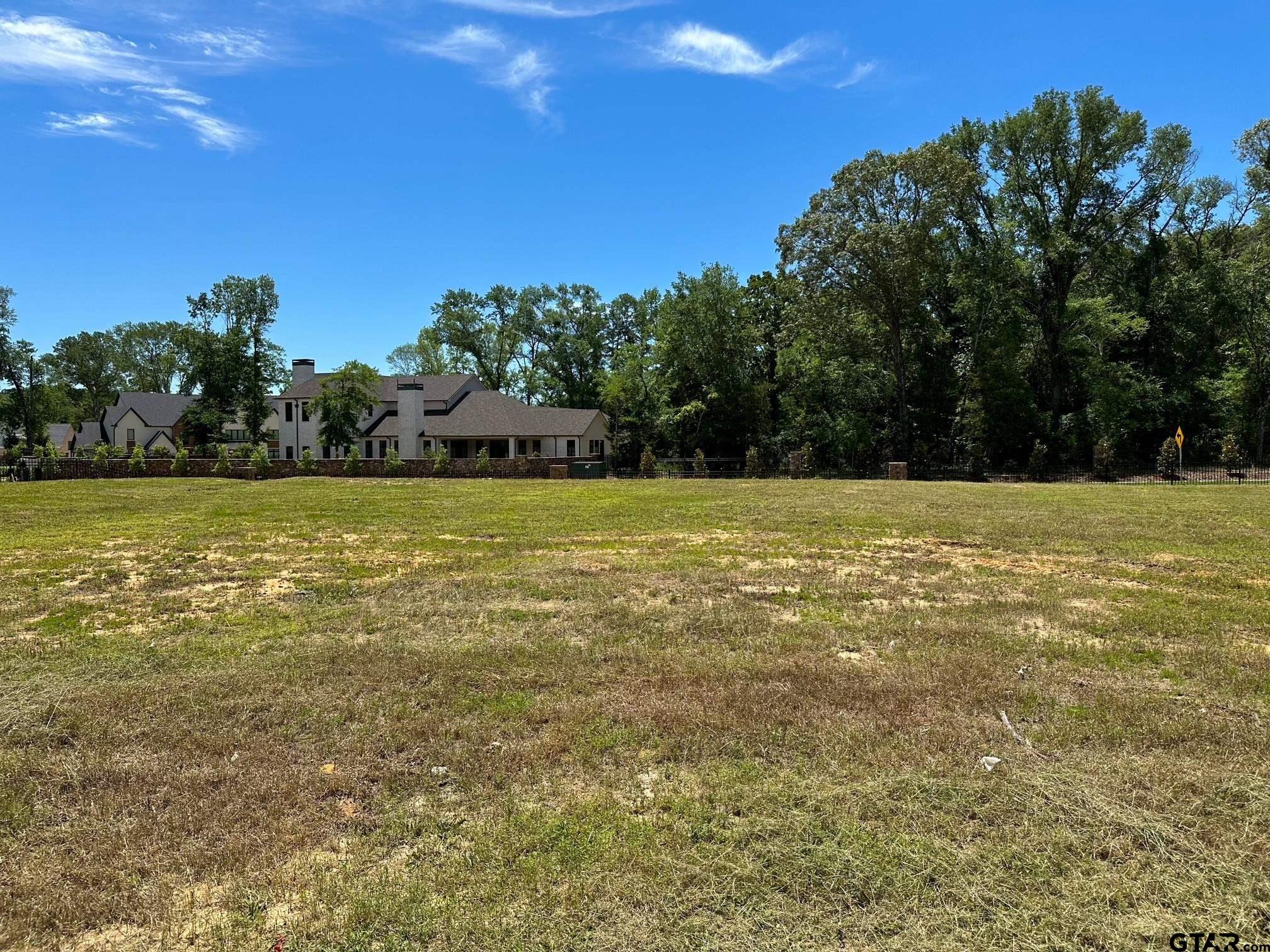1609 Legacy Ct