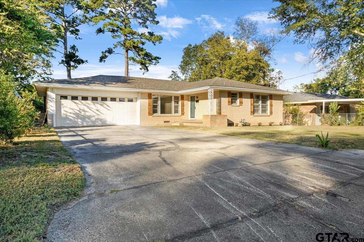2936 Rollingwood Dr
