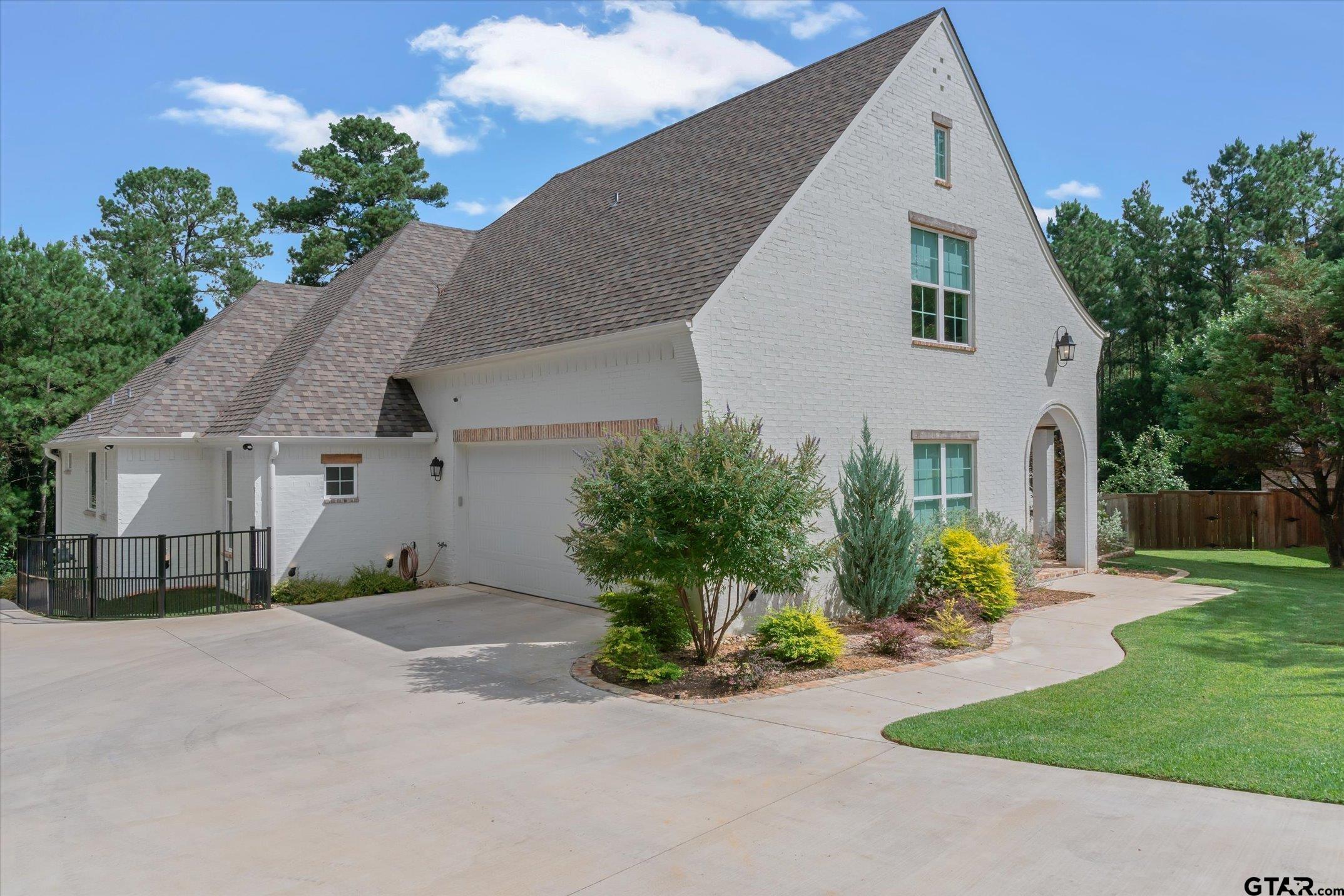 14316 Cedarwood Cir