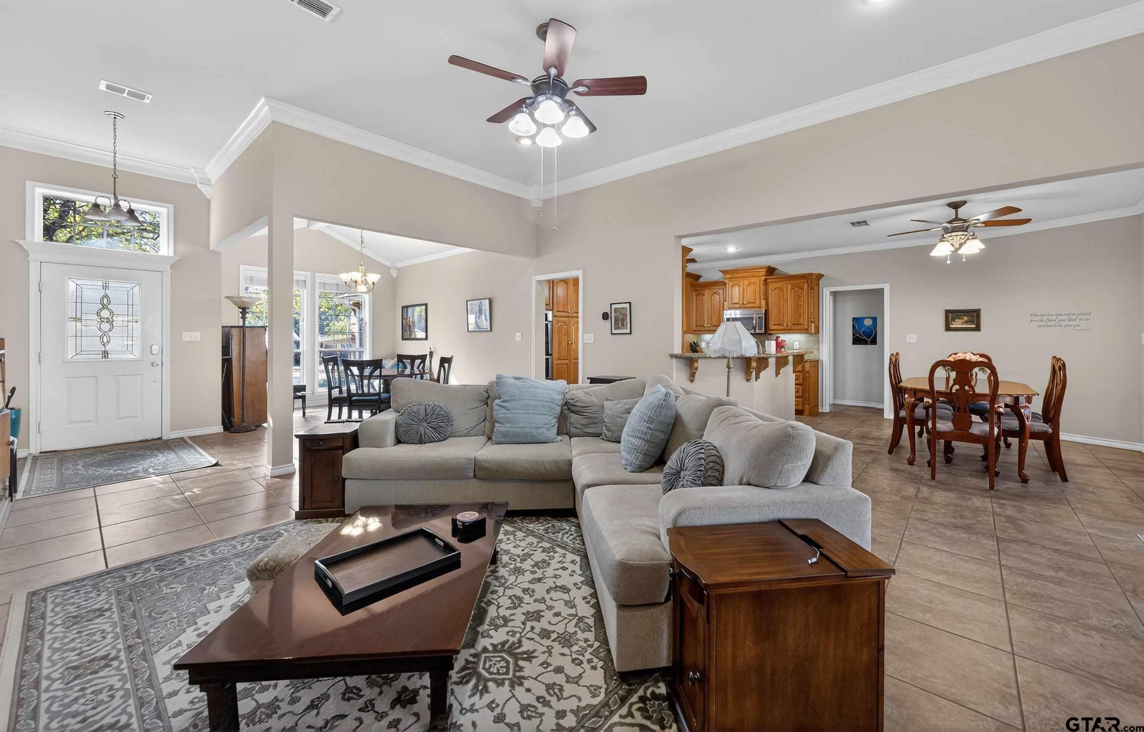 332 Highlander Heights