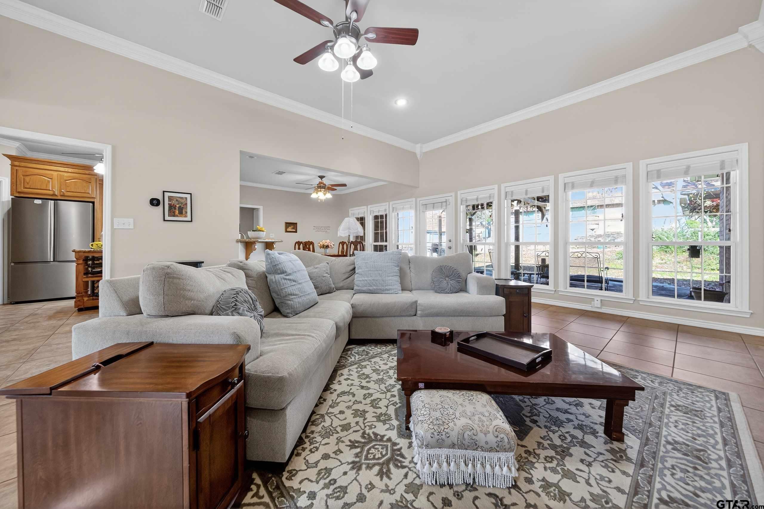 332 Highlander Heights