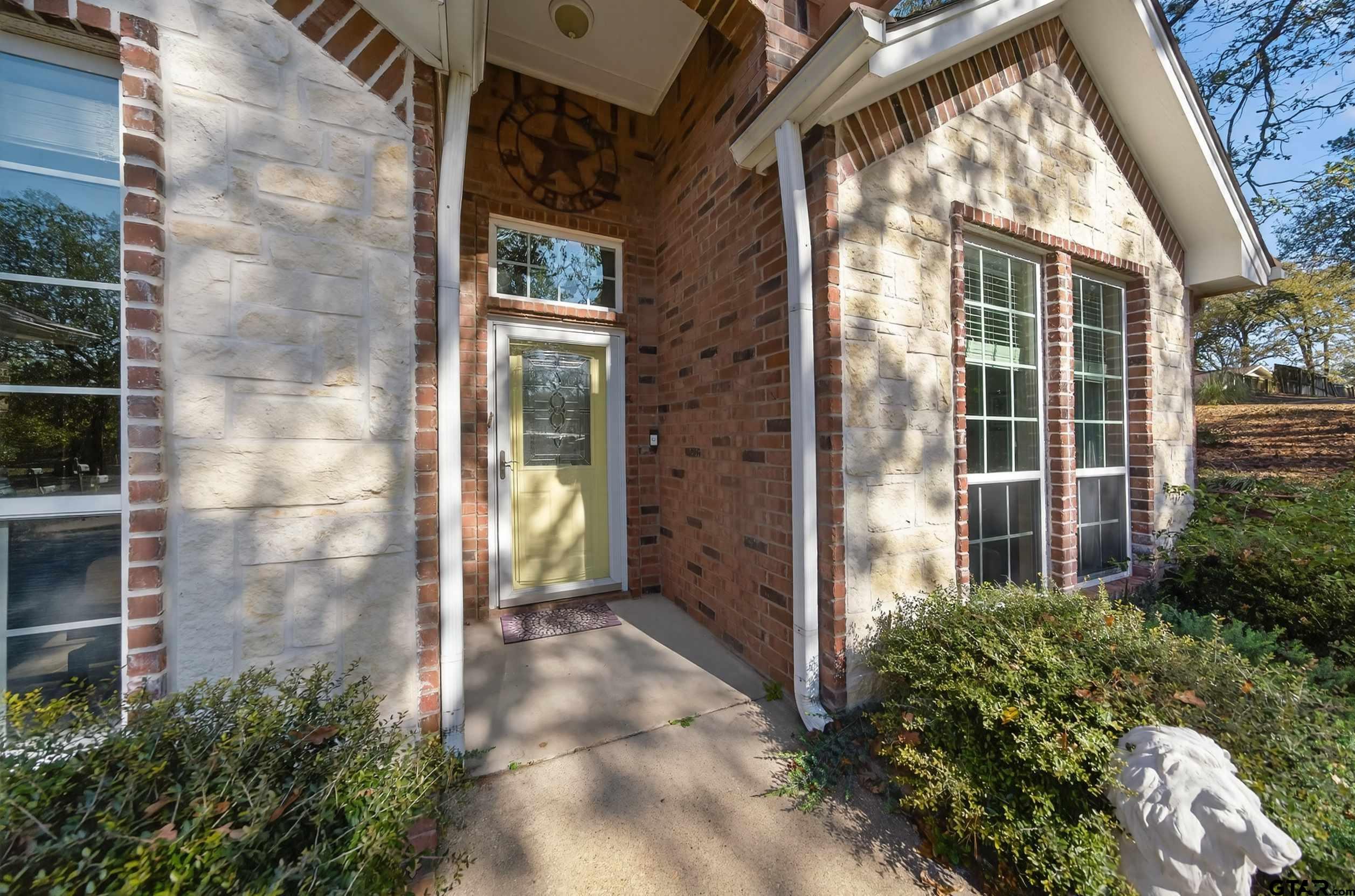 332 Highlander Heights