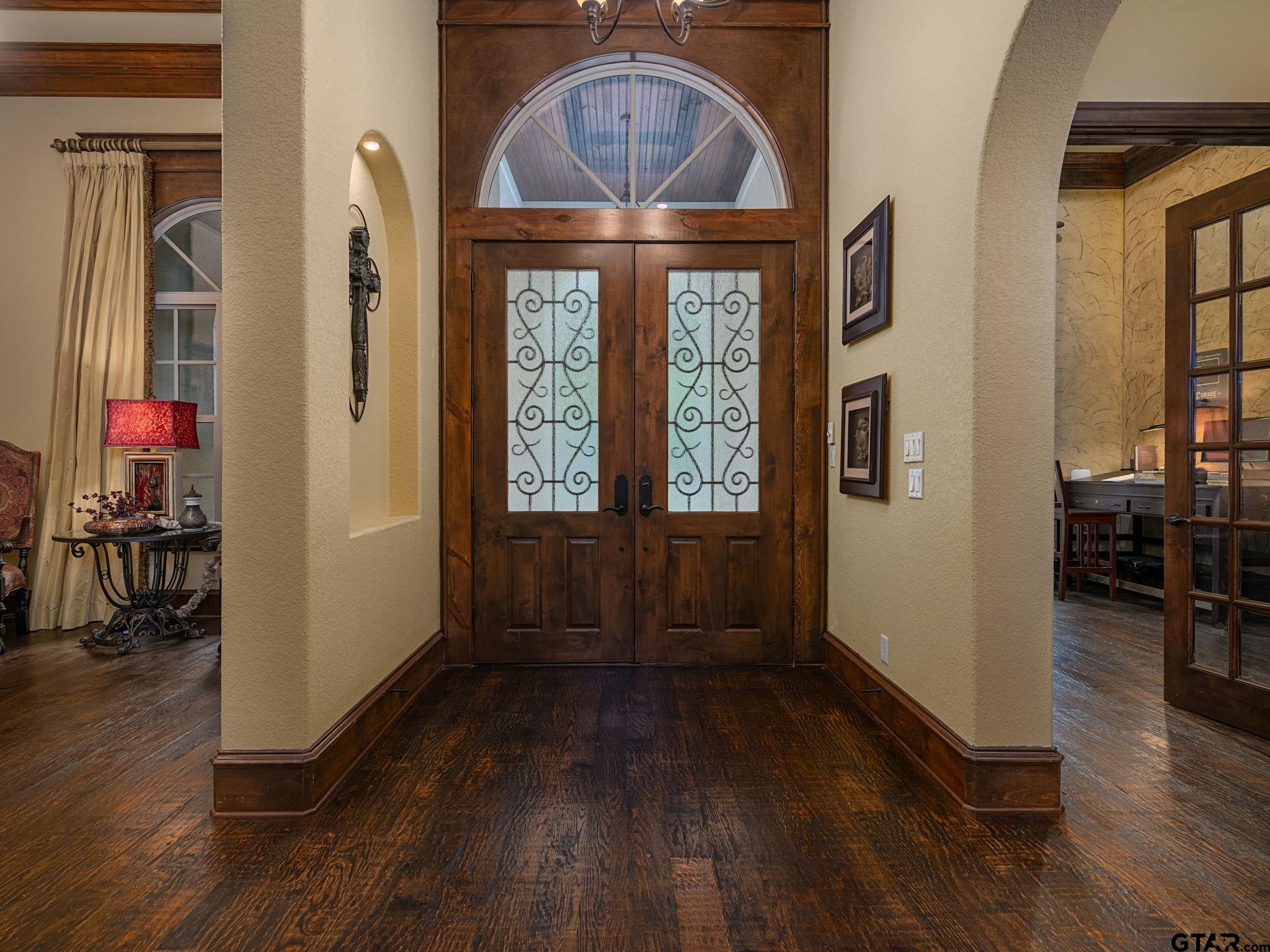 2025 Stonegate Valley Dr