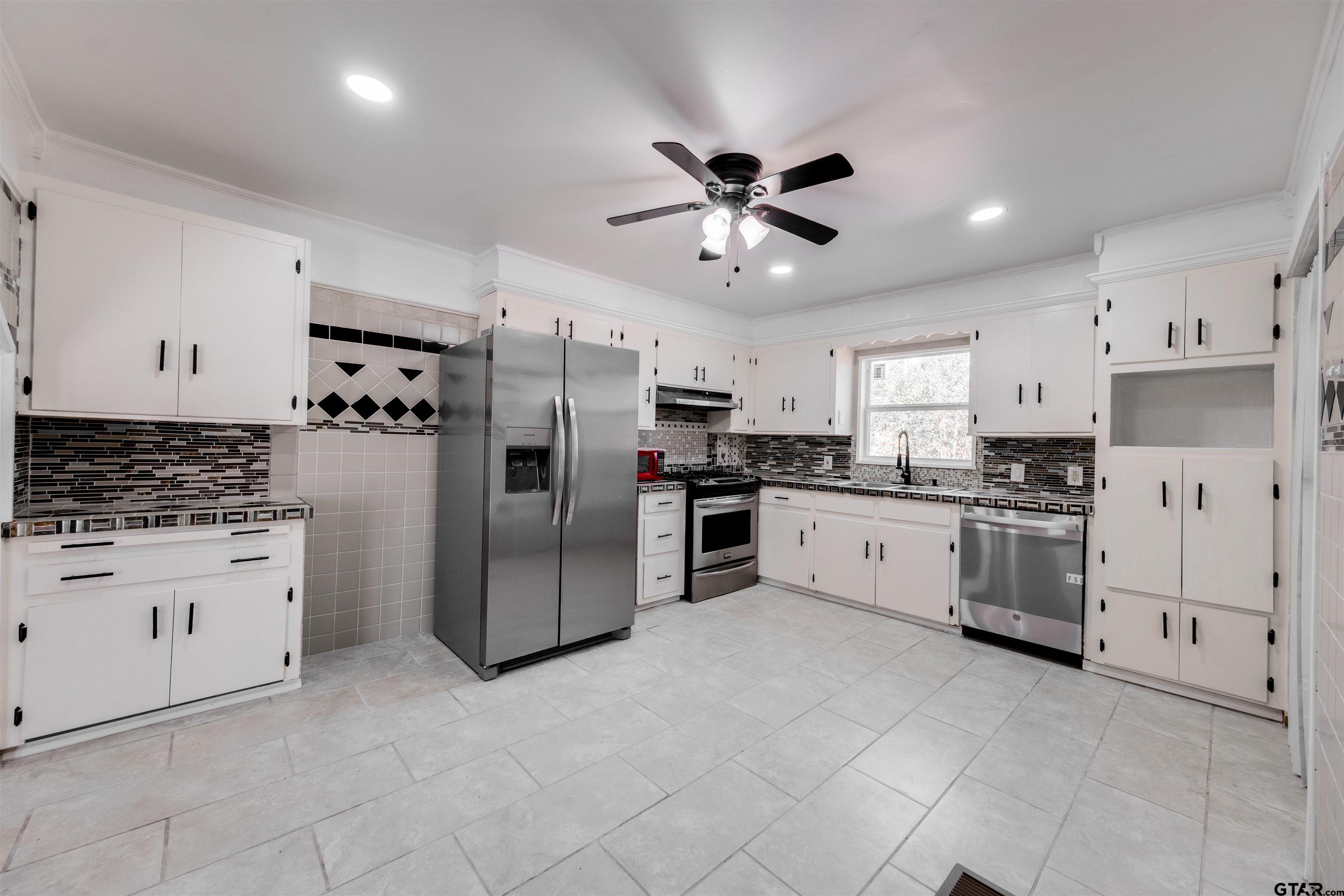 1014 S Sycamore